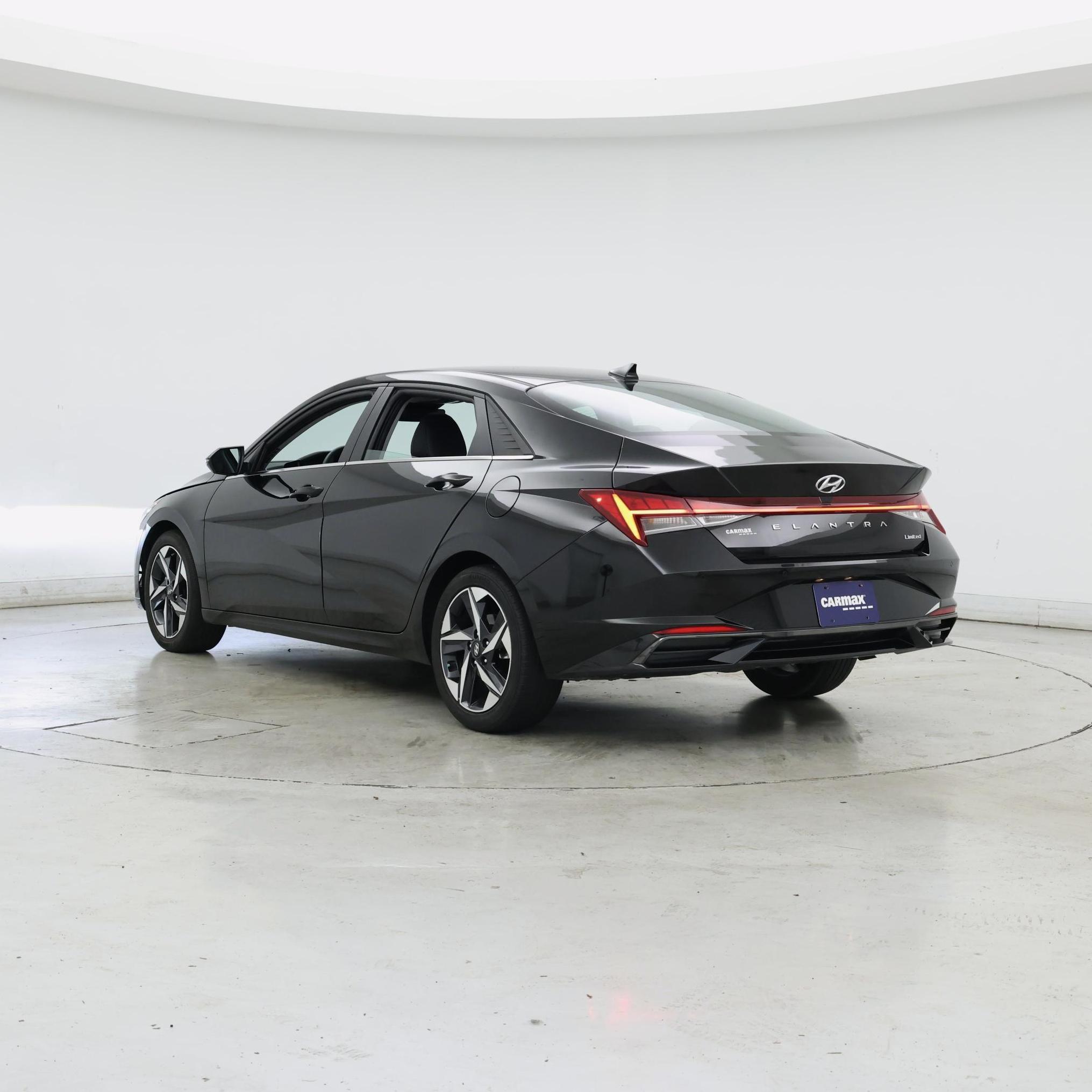 Thumbnail: 2022 Hyundai Elantra - 2