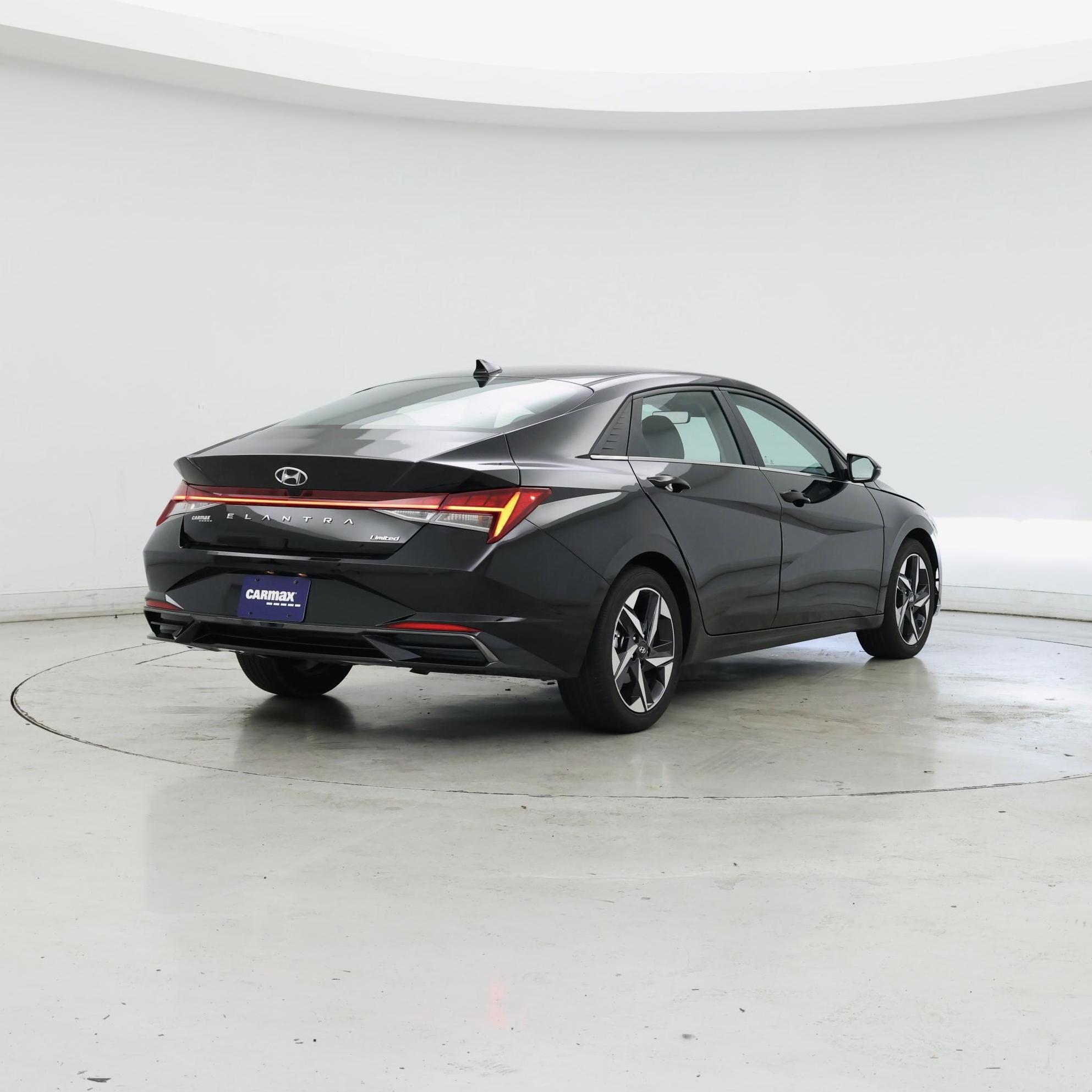 Thumbnail: 2022 Hyundai Elantra - 8