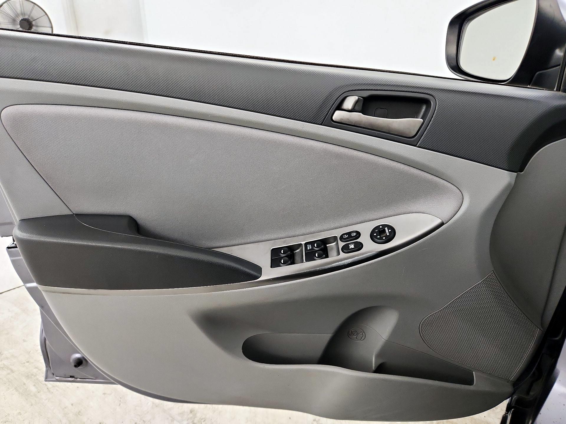 Thumbnail: 2017 Hyundai Accent - 12