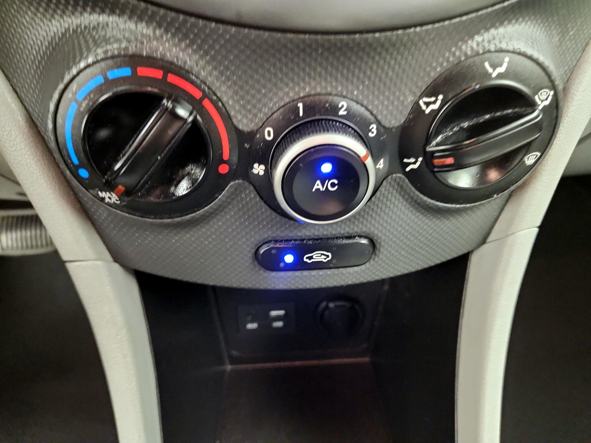 Thumbnail: 2017 Hyundai Accent - 15