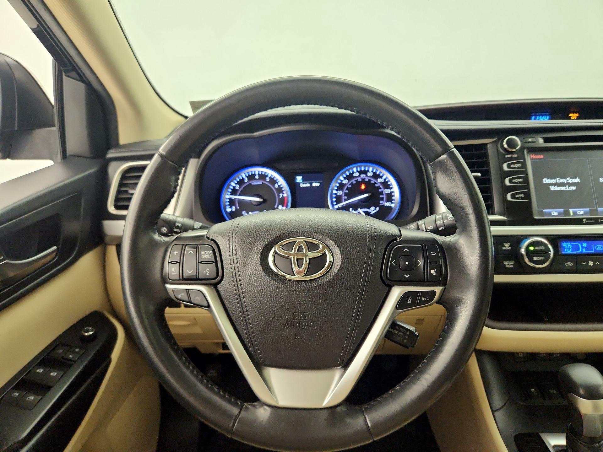 Thumbnail: 2019 Toyota Highlander - 10