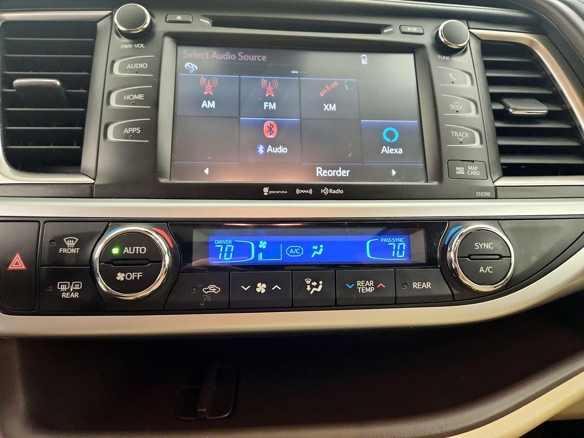 Thumbnail: 2019 Toyota Highlander - 16