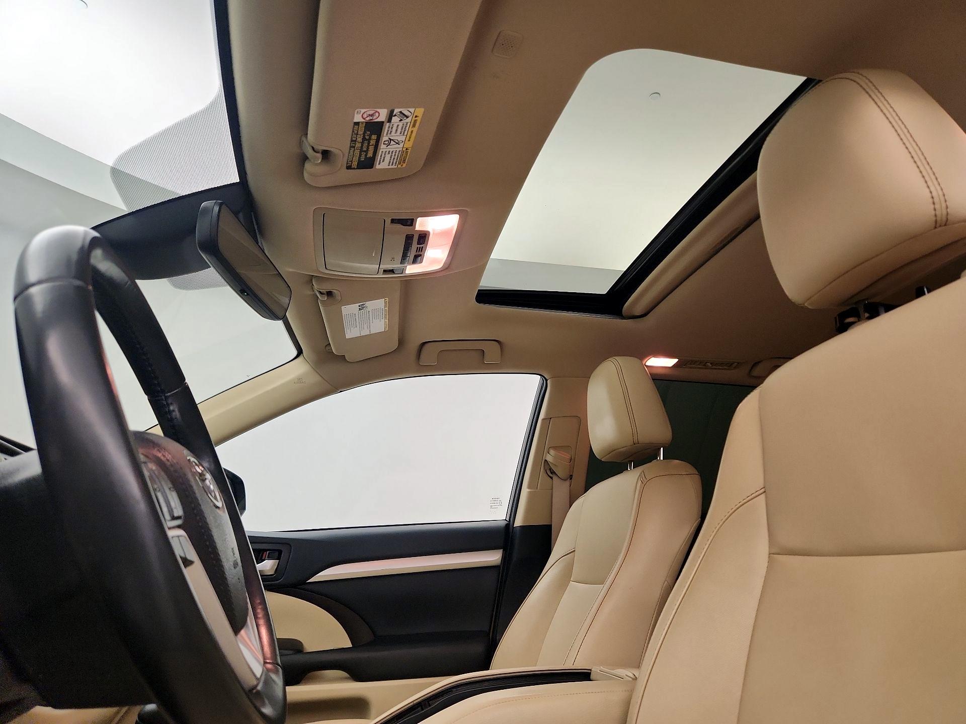 Thumbnail: 2019 Toyota Highlander - 19