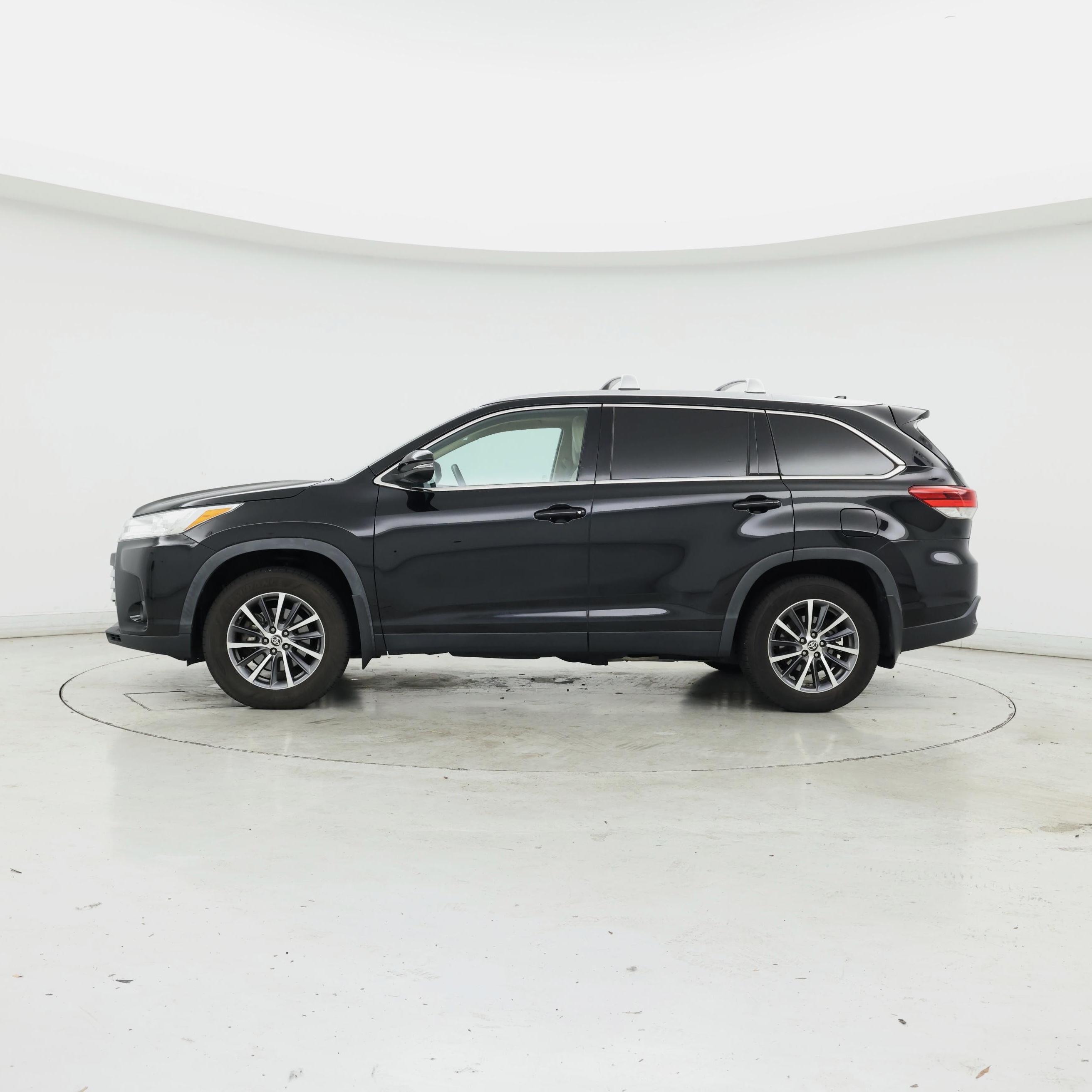 Thumbnail: 2019 Toyota Highlander - 3