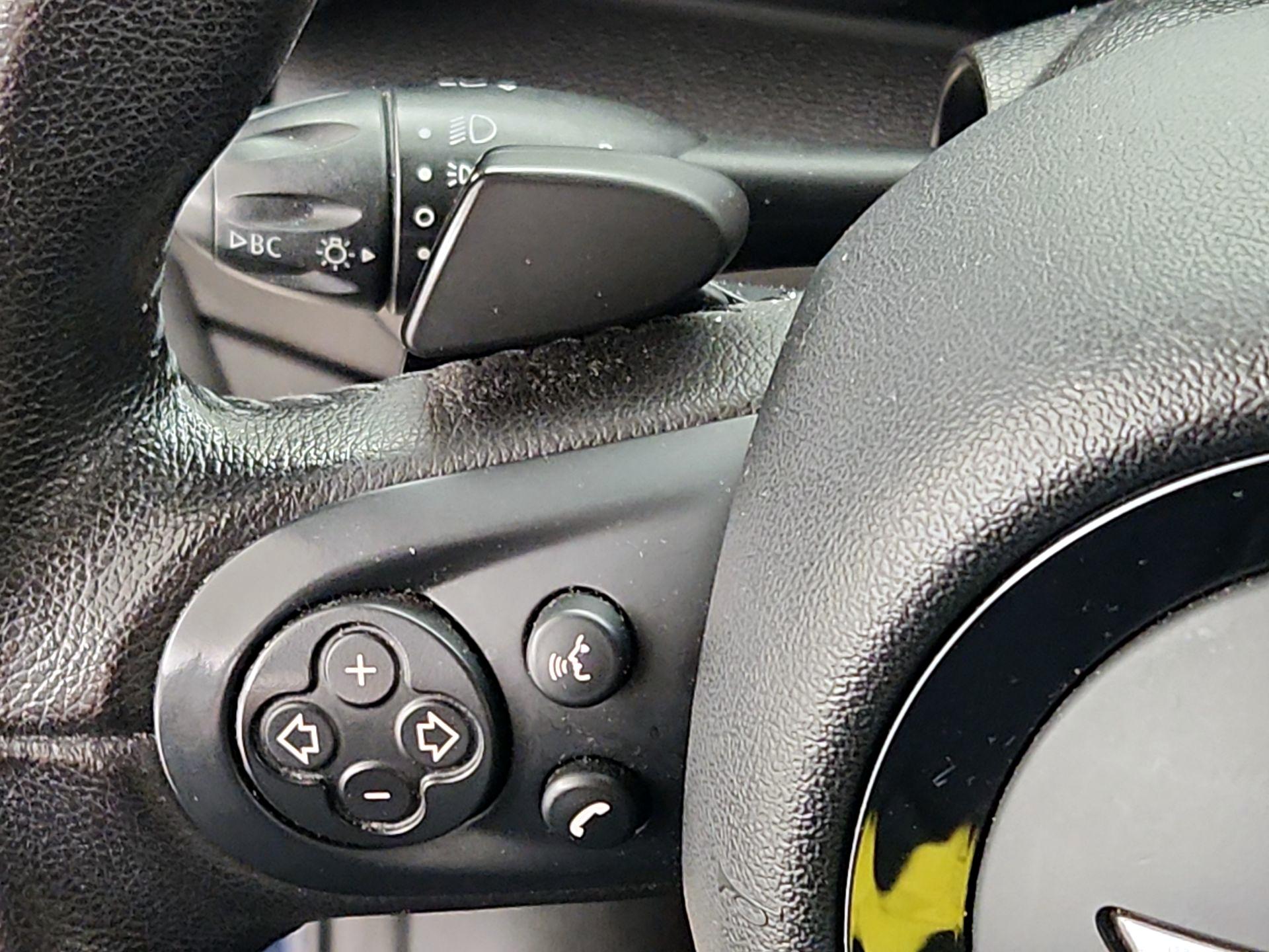 Thumbnail: 2015 MINI Cooper Countryman - 13
