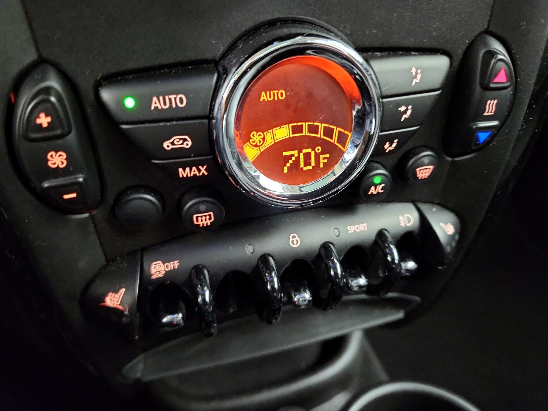 Thumbnail: 2015 MINI Cooper Countryman - 15