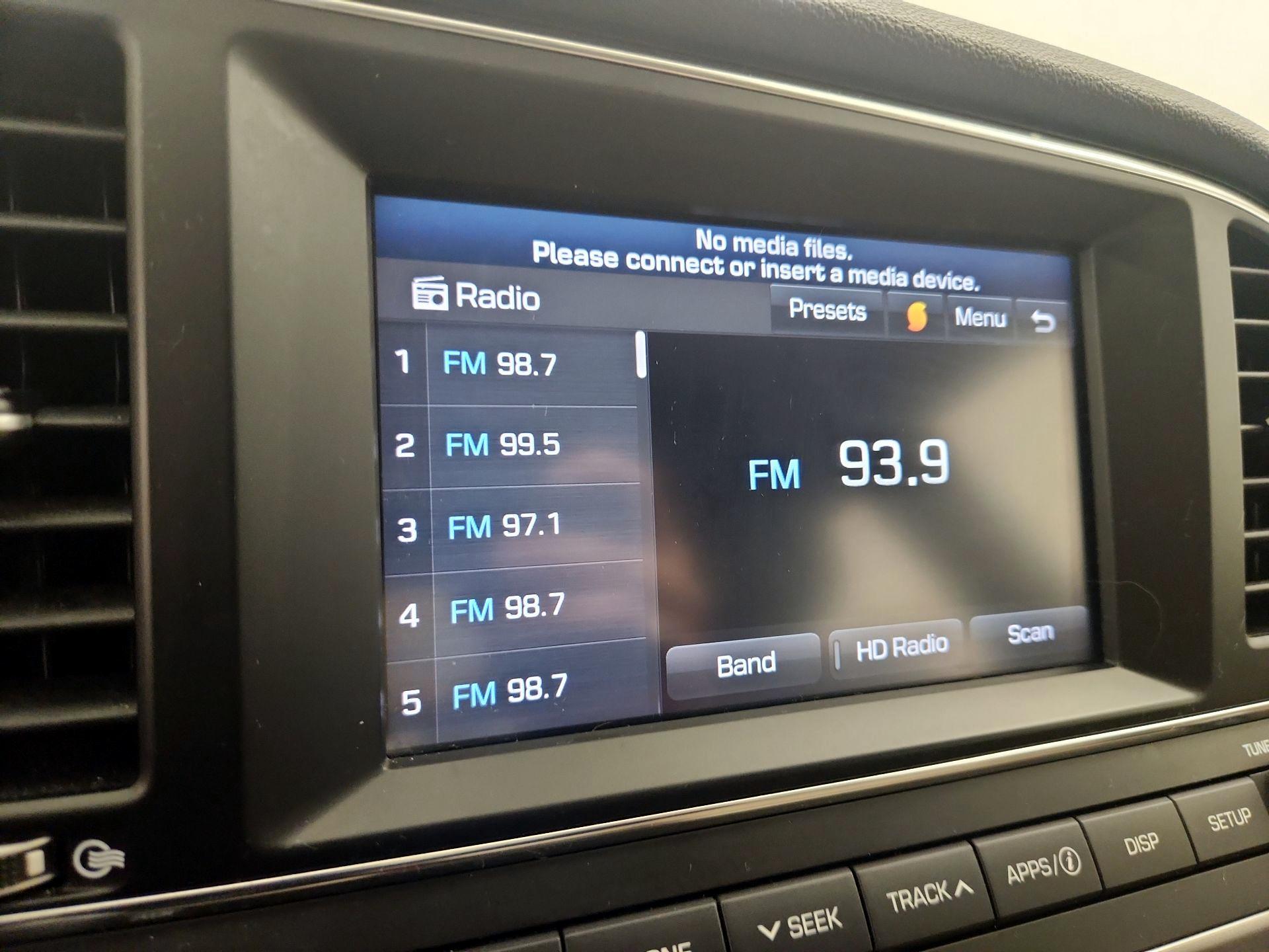 Thumbnail: 2018 Hyundai Elantra - 15