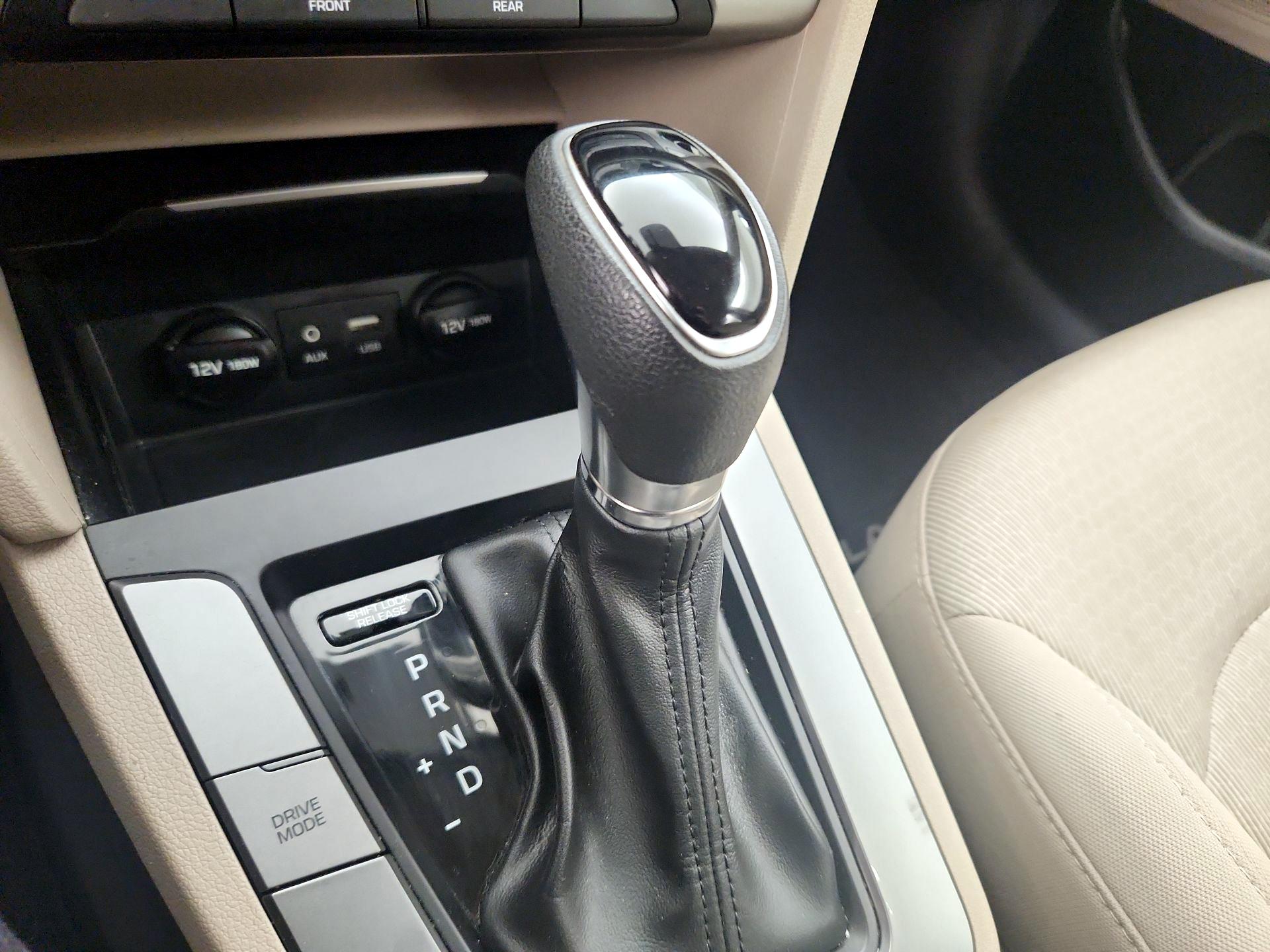 Thumbnail: 2018 Hyundai Elantra - 17