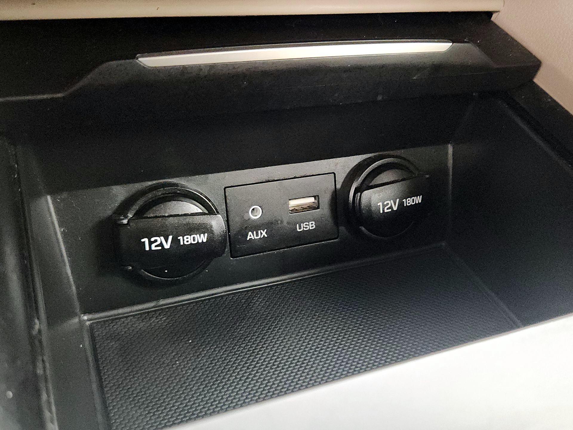 Thumbnail: 2018 Hyundai Elantra - 18