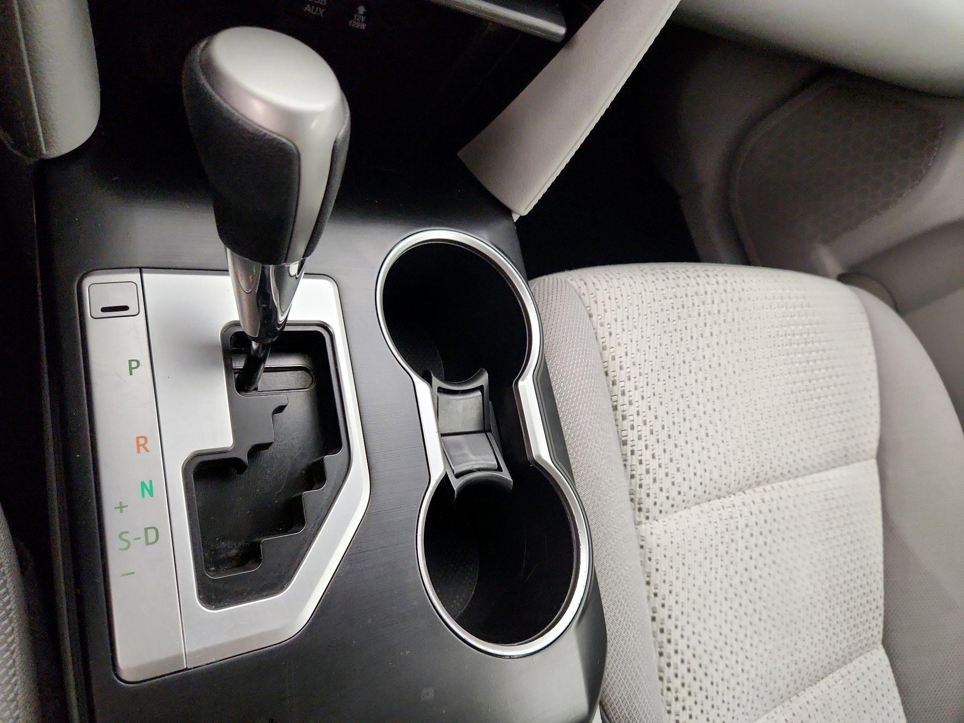 Thumbnail: 2014 Toyota Camry - 16