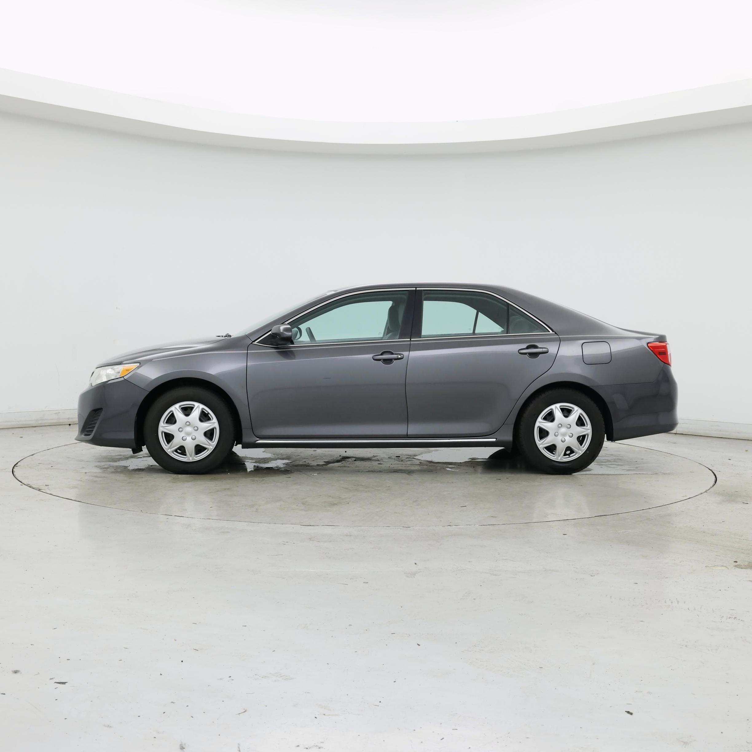 Thumbnail: 2014 Toyota Camry - 3