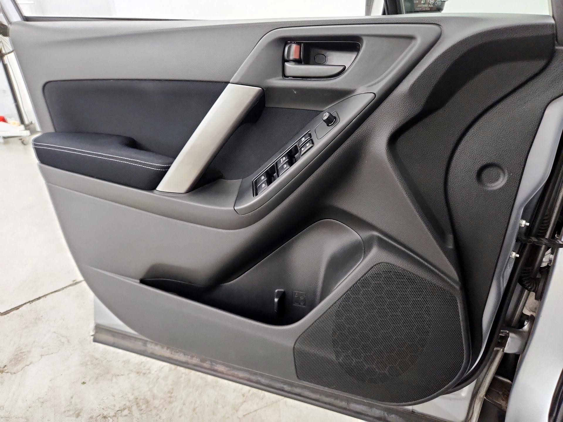 Thumbnail: 2015 Subaru Forester - 12