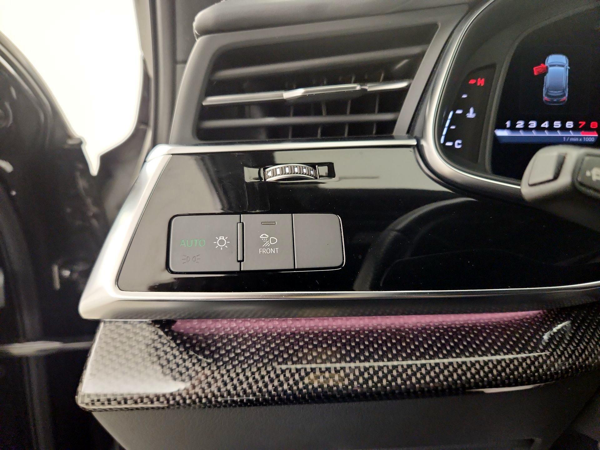 Thumbnail: 2020 Audi SQ7 - 13