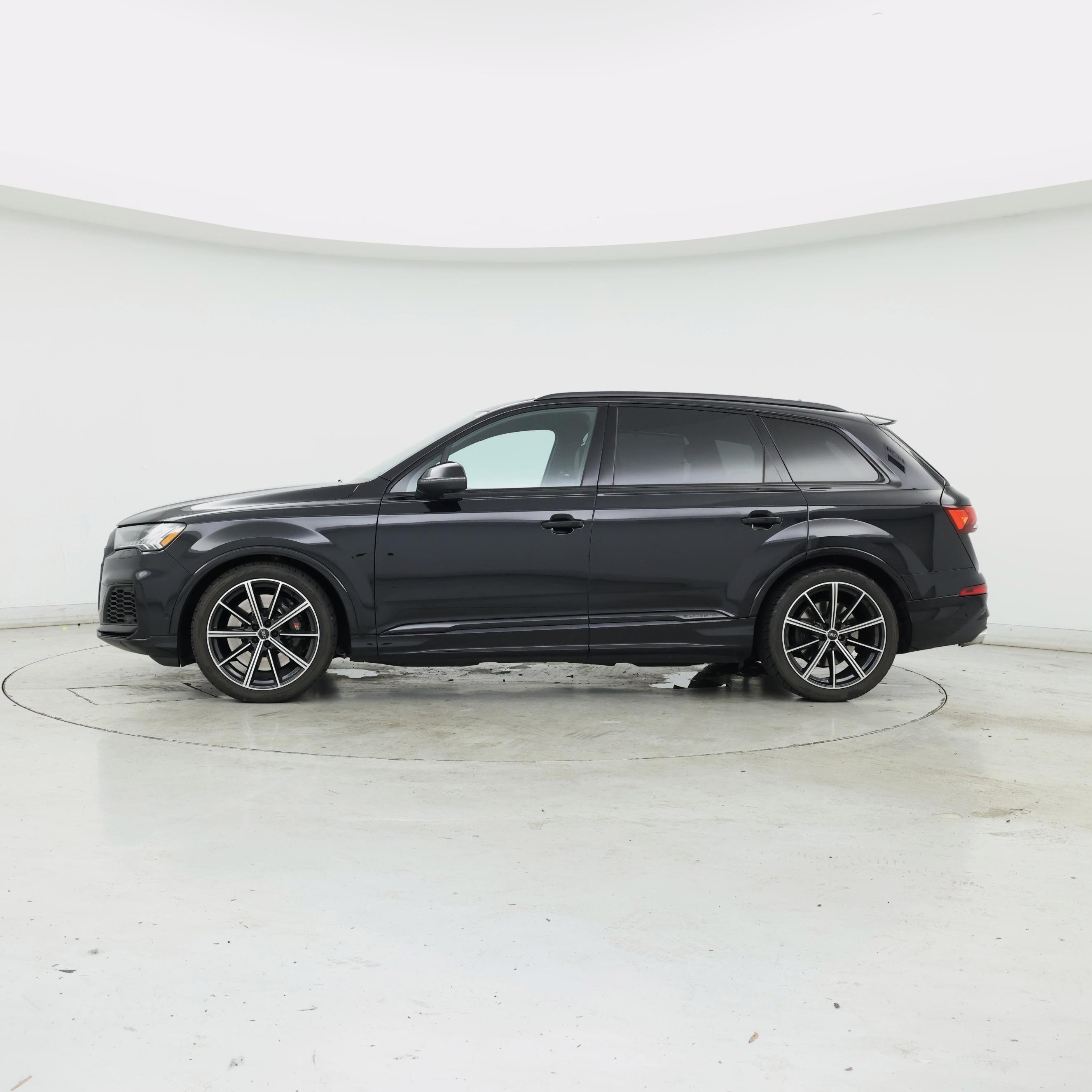 Thumbnail: 2020 Audi SQ7 - 3