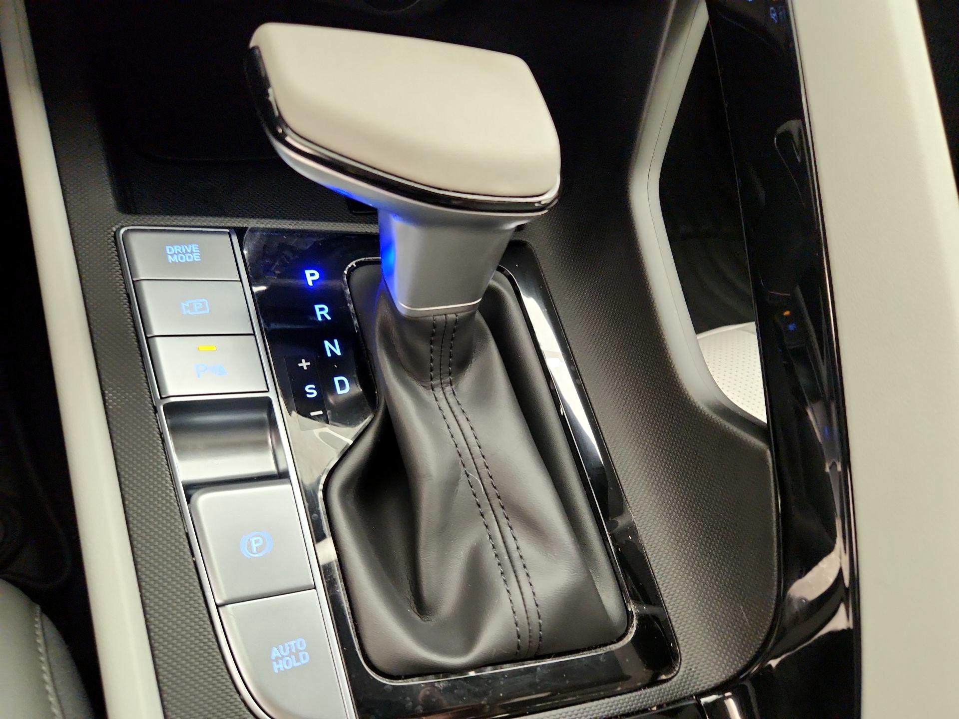 Thumbnail: 2024 Hyundai Elantra - 18