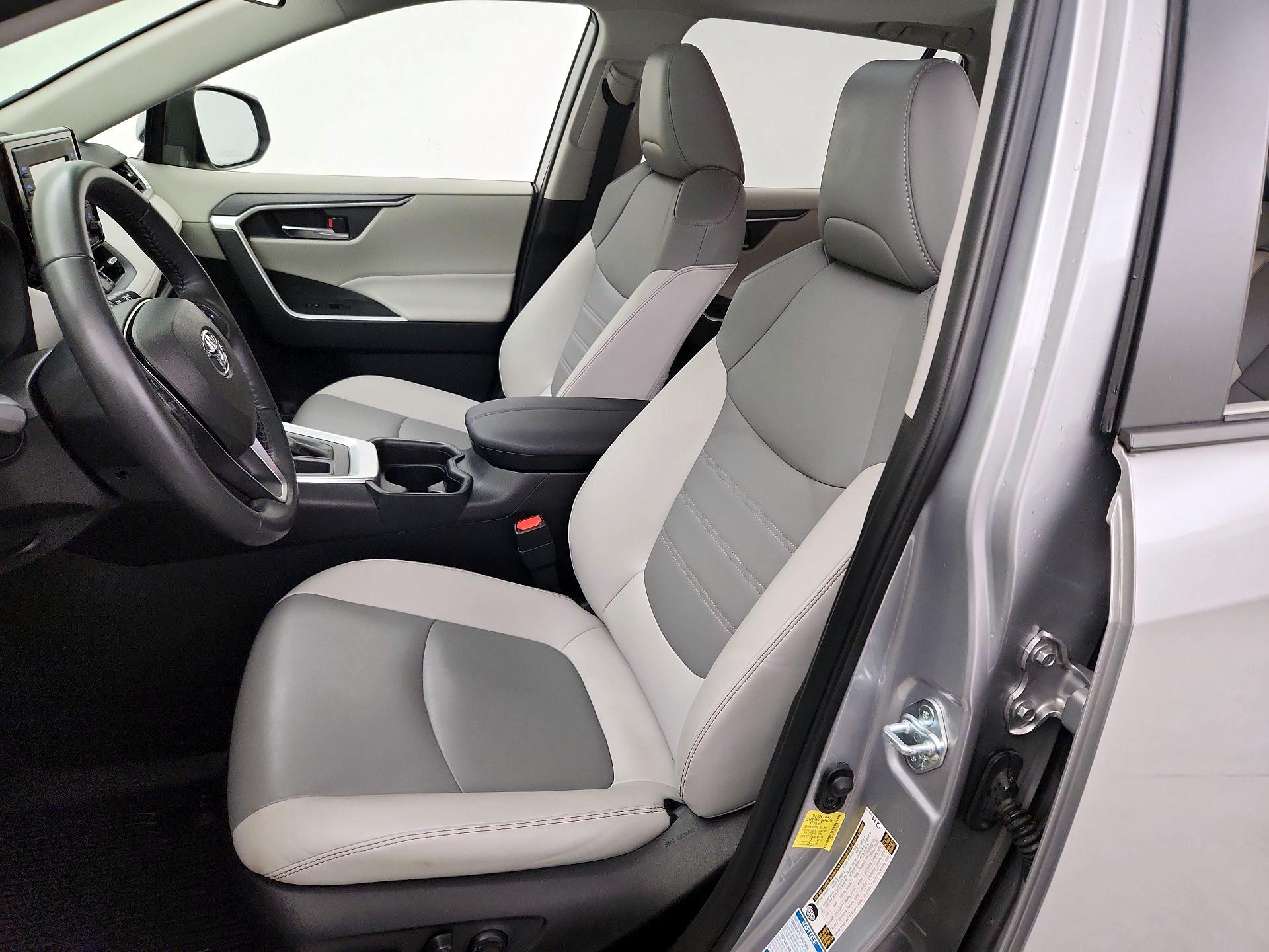 Thumbnail: 2021 Toyota RAV4 - 11