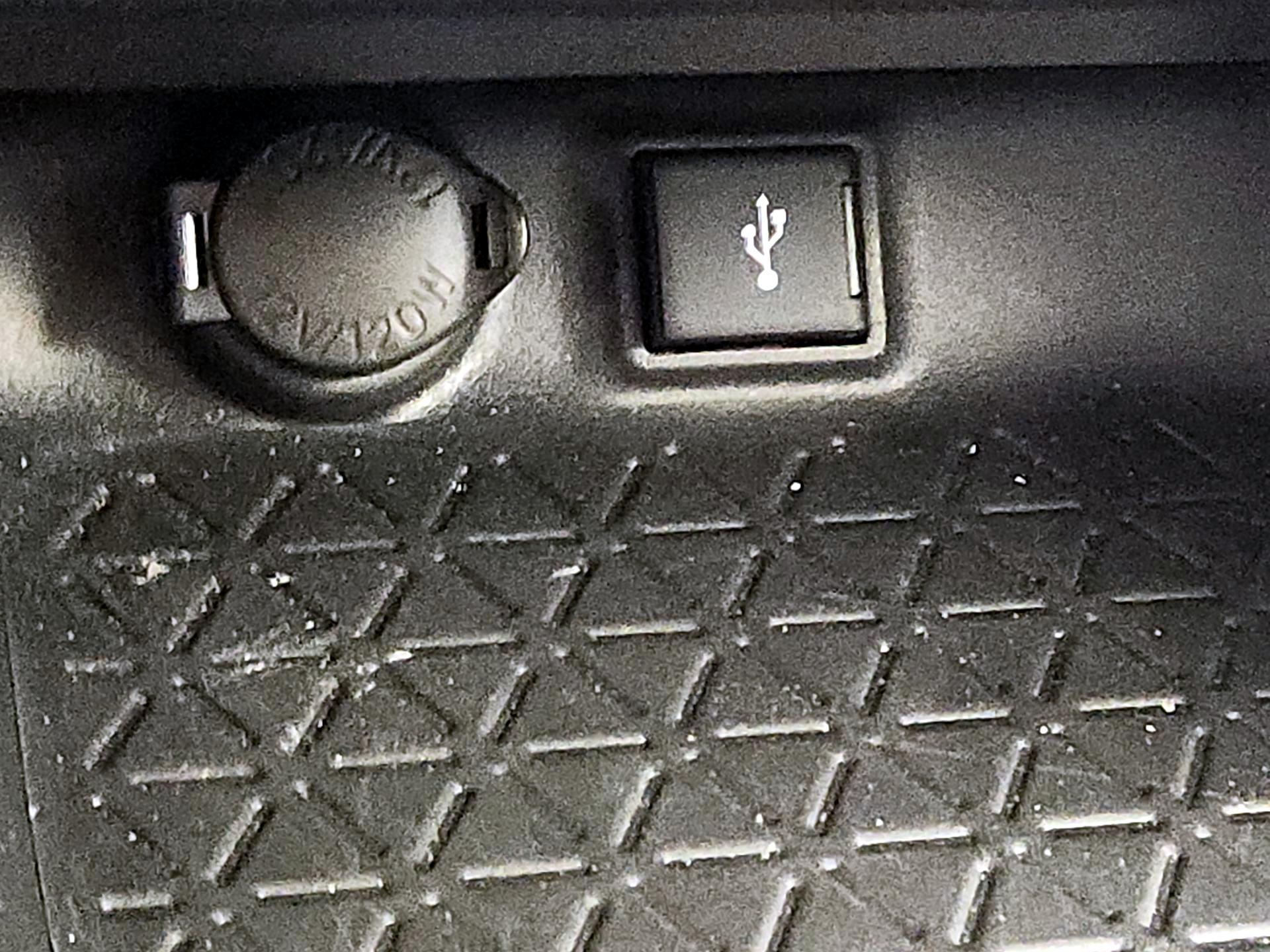 Thumbnail: 2021 Toyota RAV4 - 19