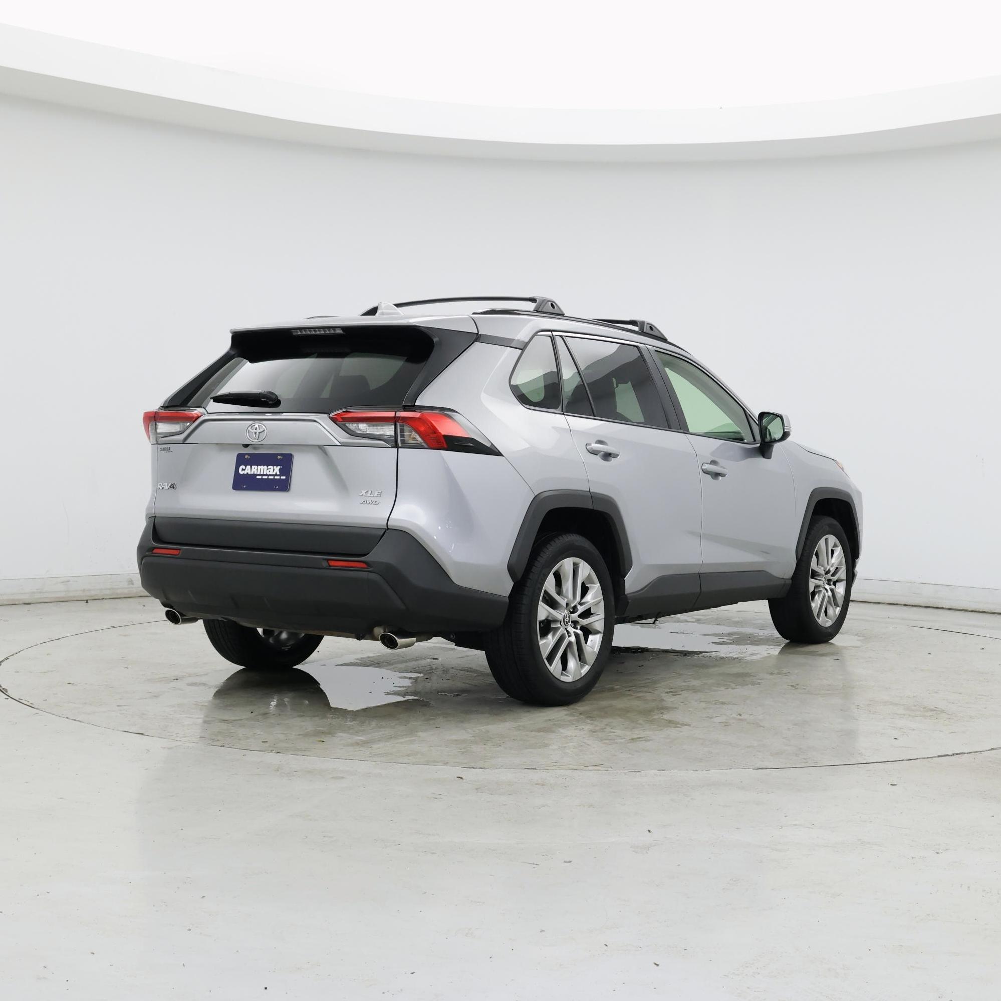 Thumbnail: 2021 Toyota RAV4 - 8