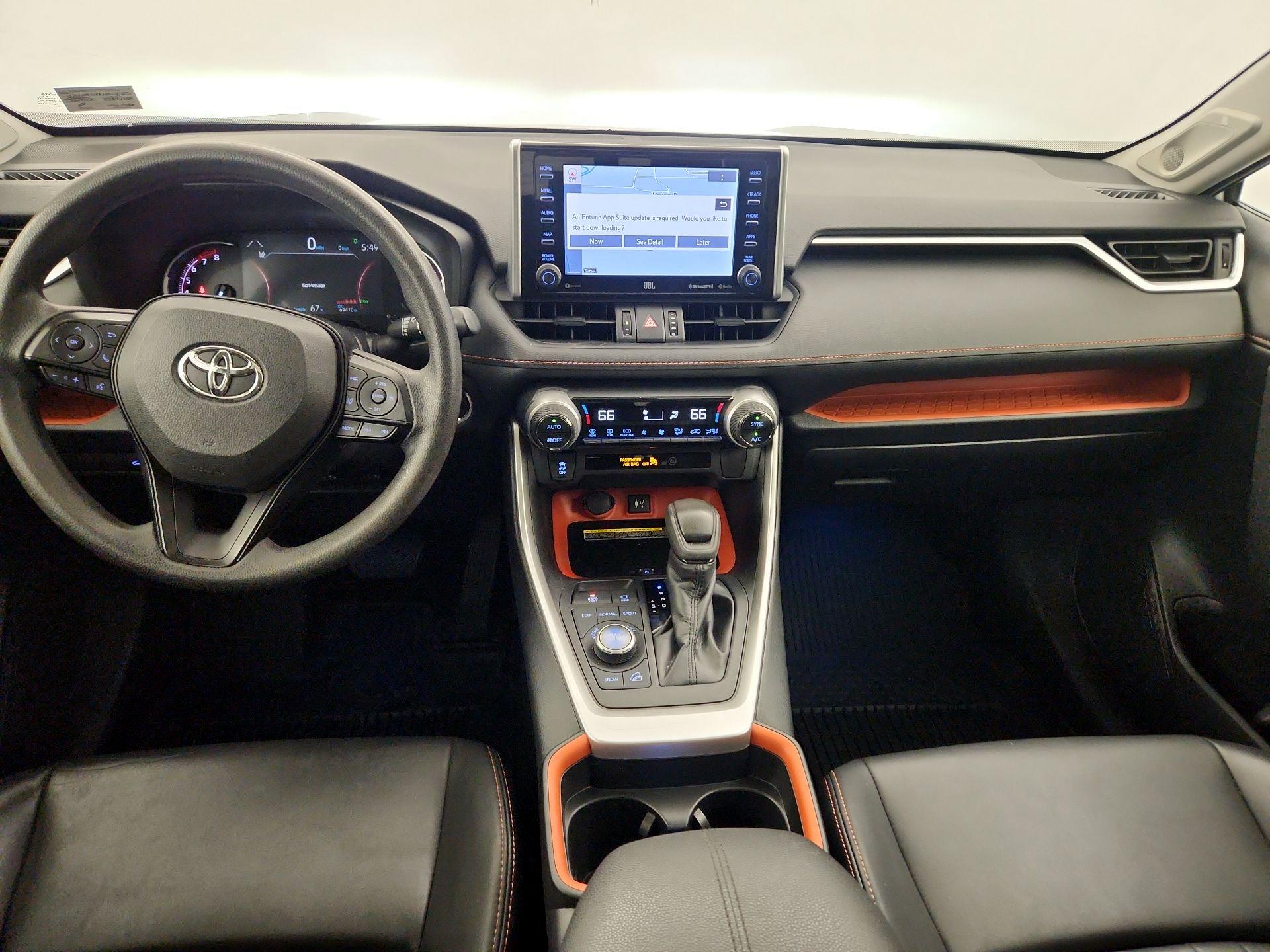 Thumbnail: 2019 Toyota RAV4 - 9