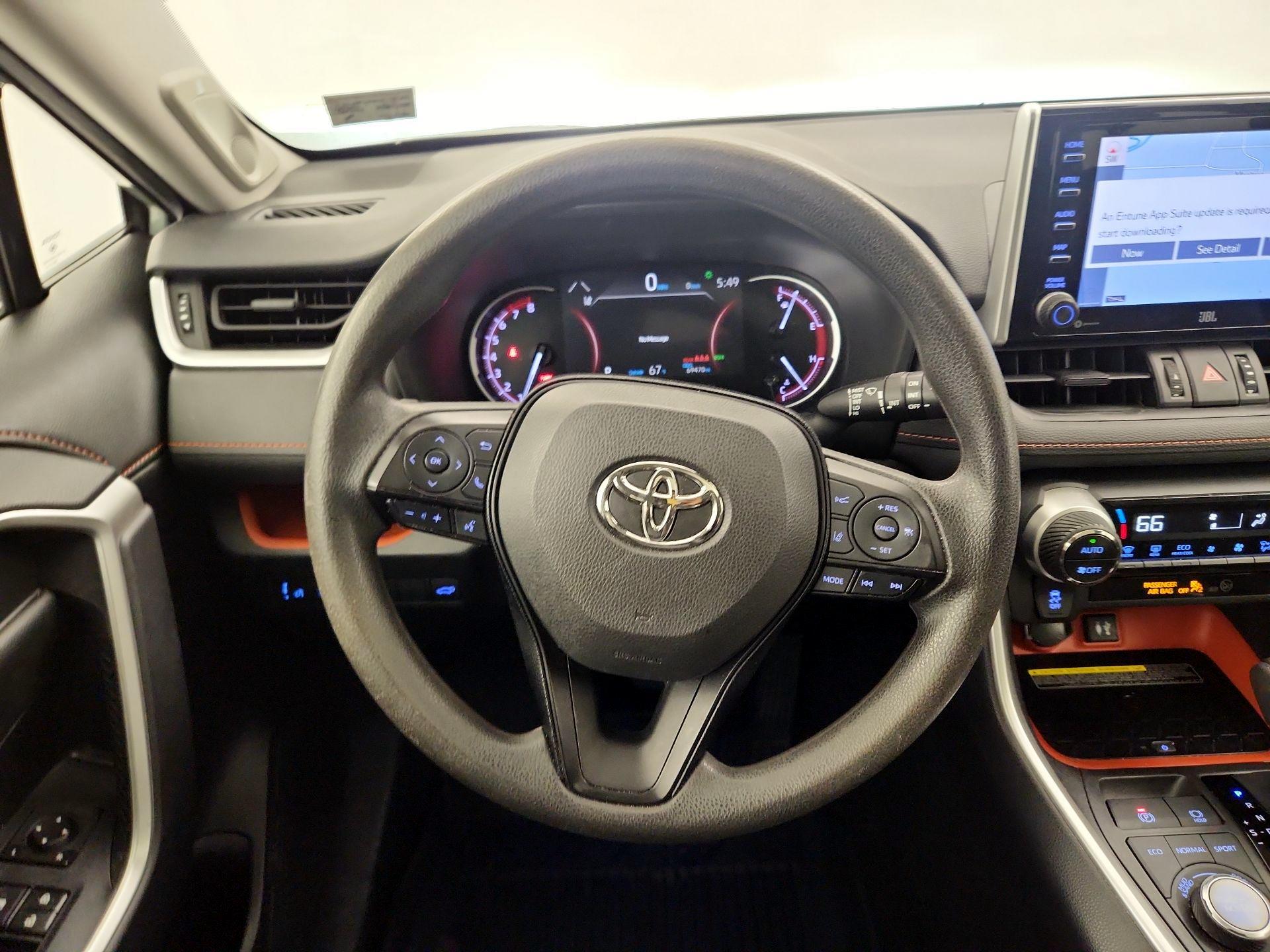 Thumbnail: 2019 Toyota RAV4 - 10