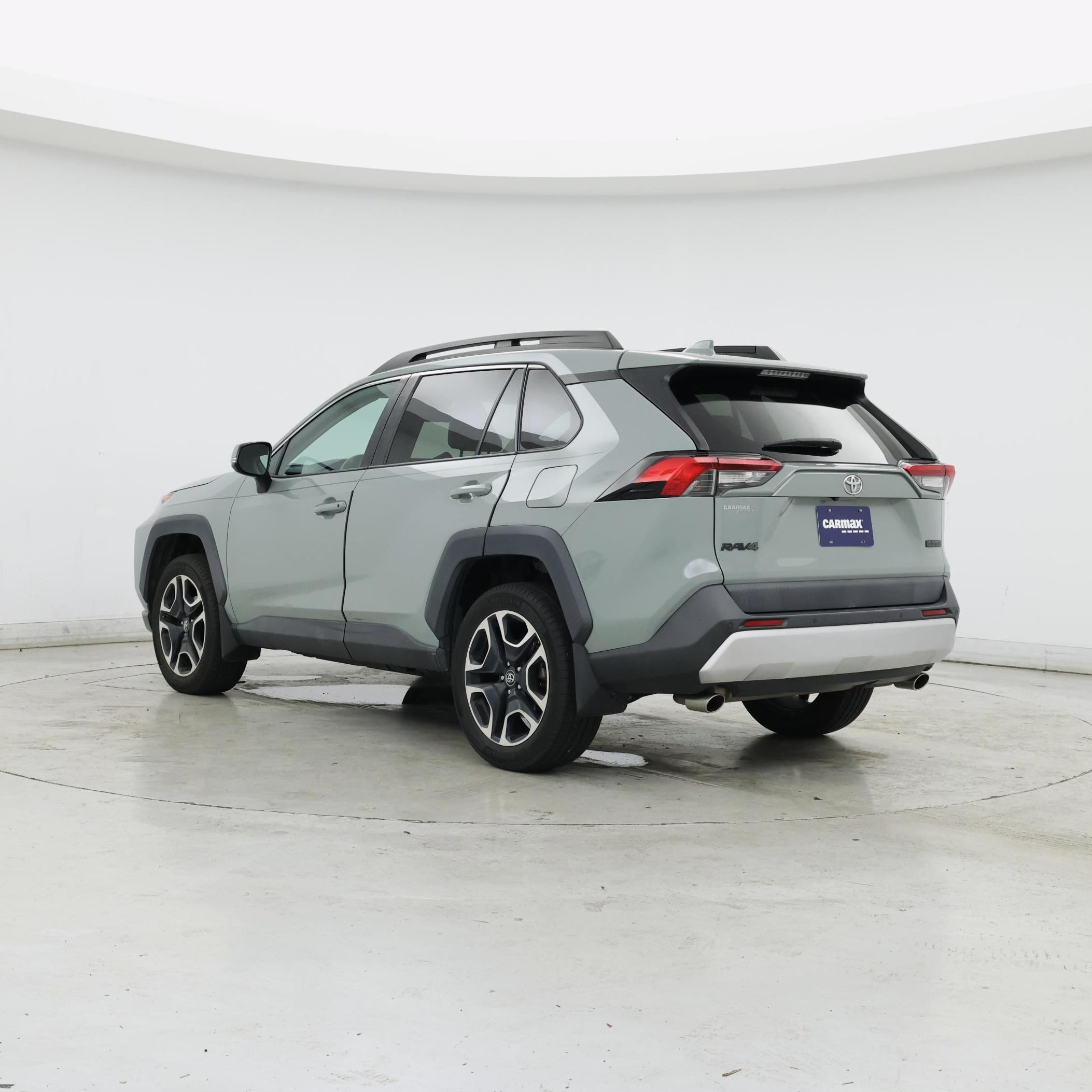 Thumbnail: 2019 Toyota RAV4 - 2