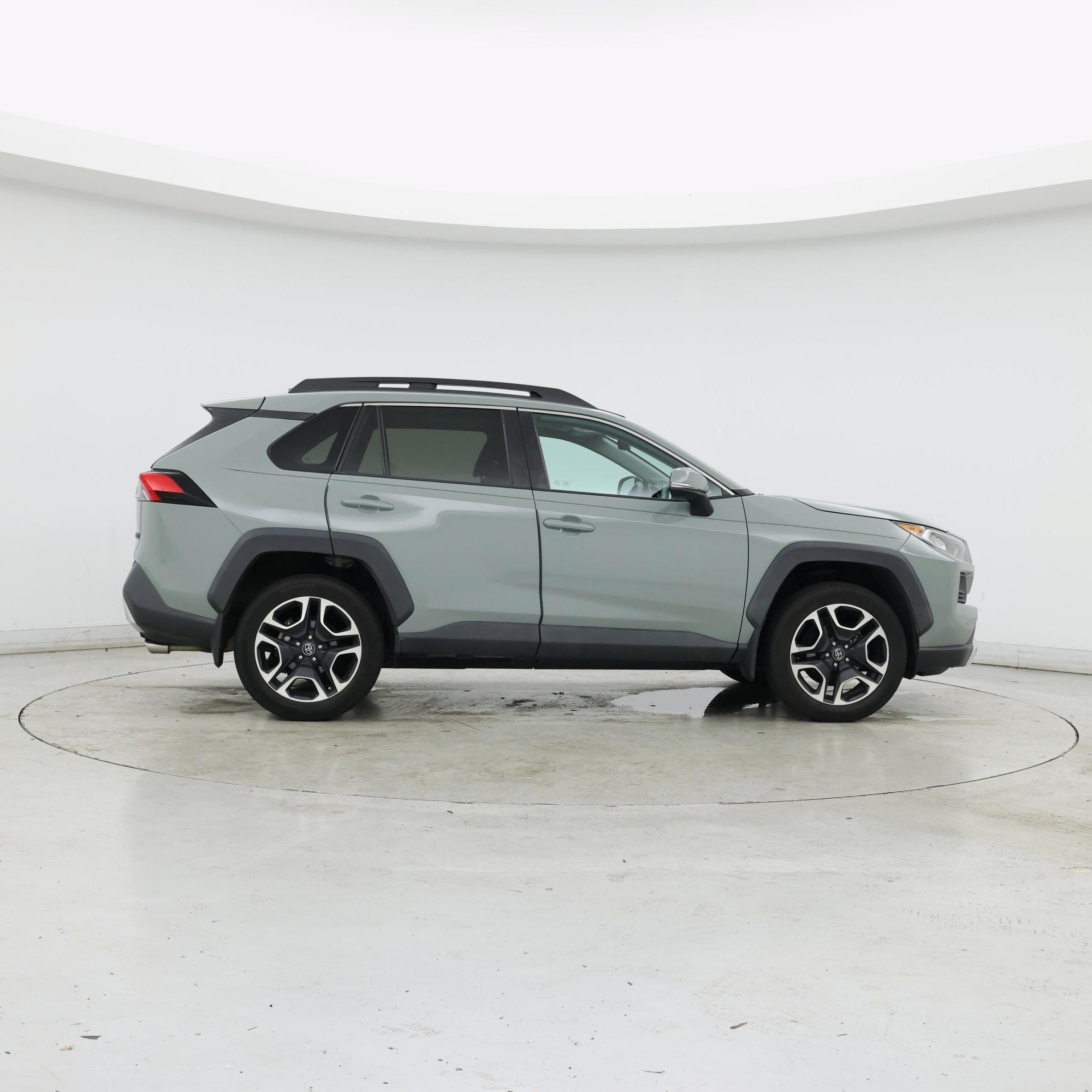 Thumbnail: 2019 Toyota RAV4 - 7