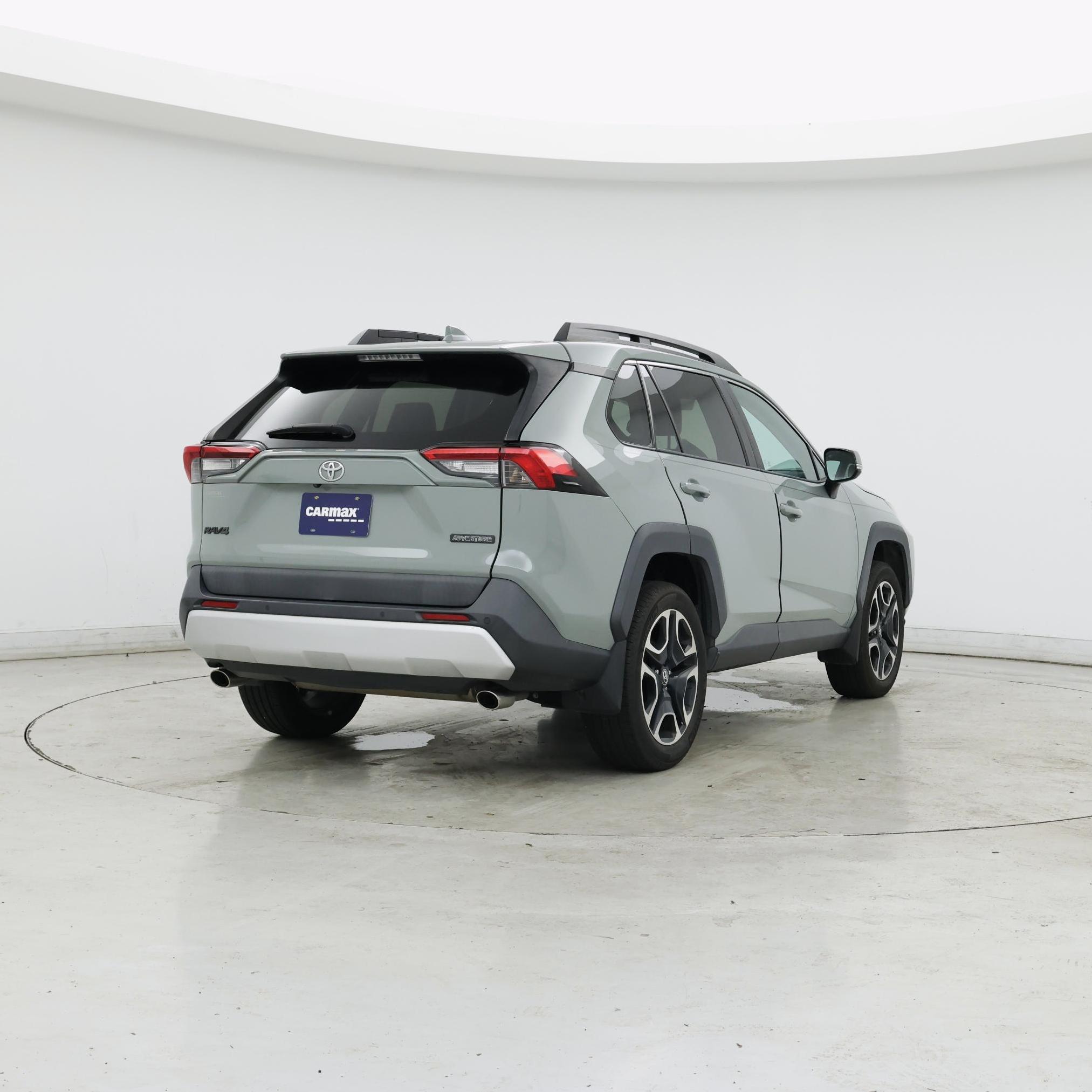 Thumbnail: 2019 Toyota RAV4 - 8