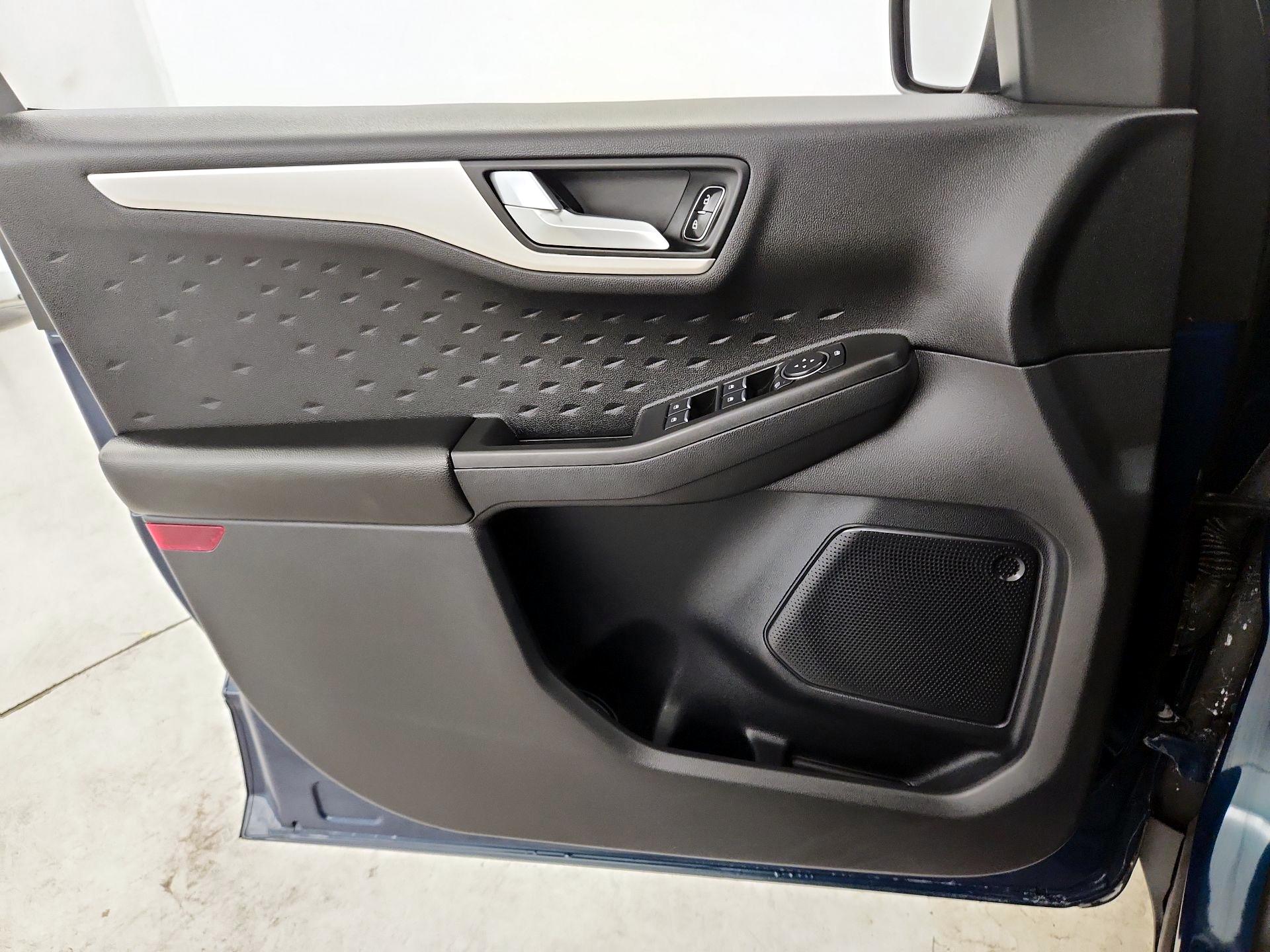 Thumbnail: 2020 Ford Escape - 12