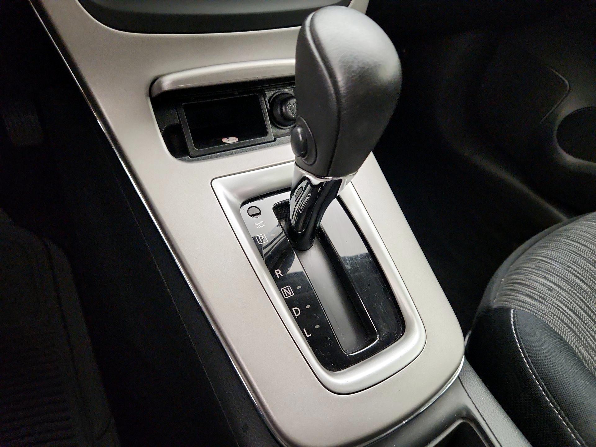 Thumbnail: 2015 Nissan Sentra - 17