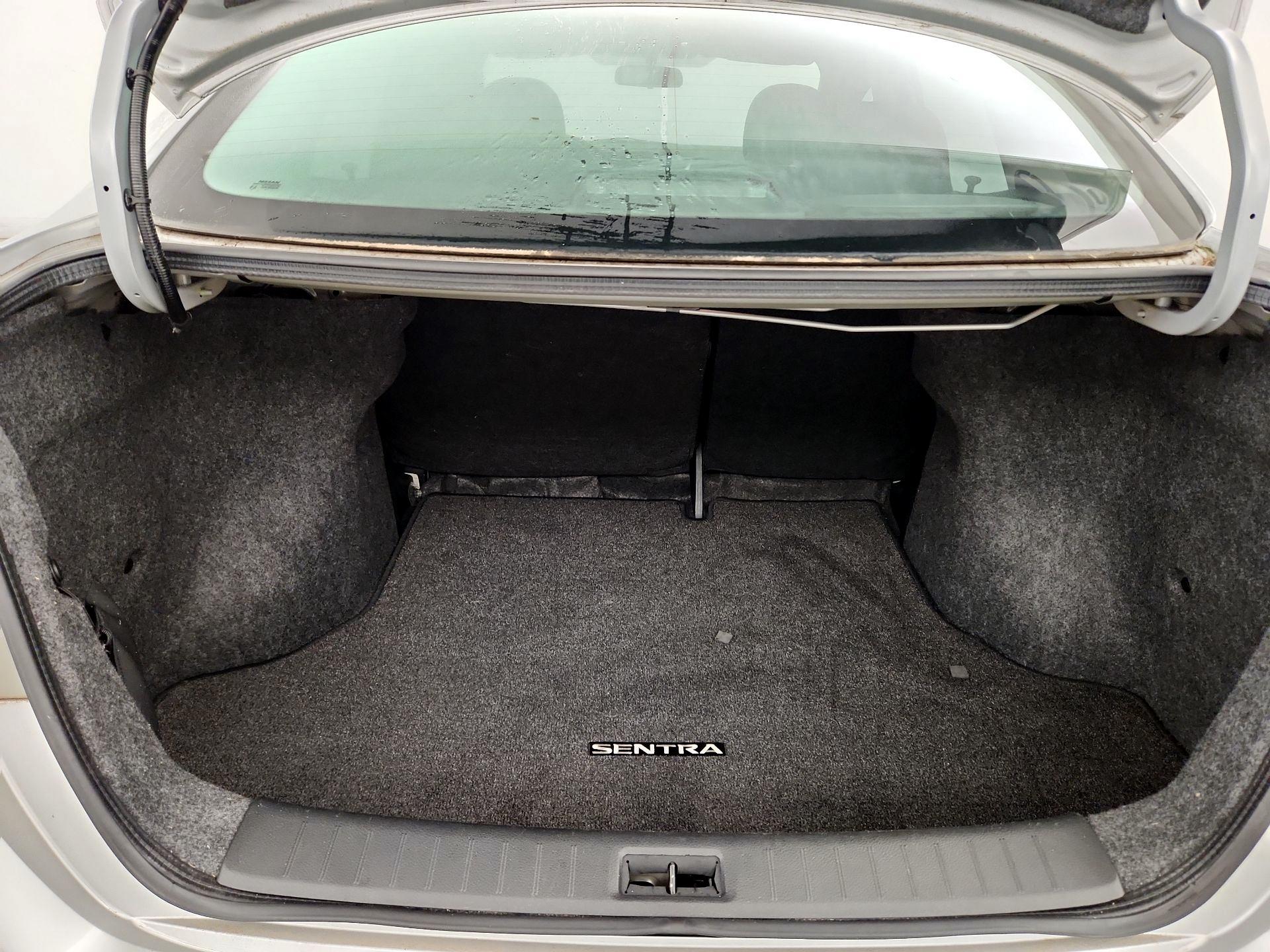Thumbnail: 2015 Nissan Sentra - 20