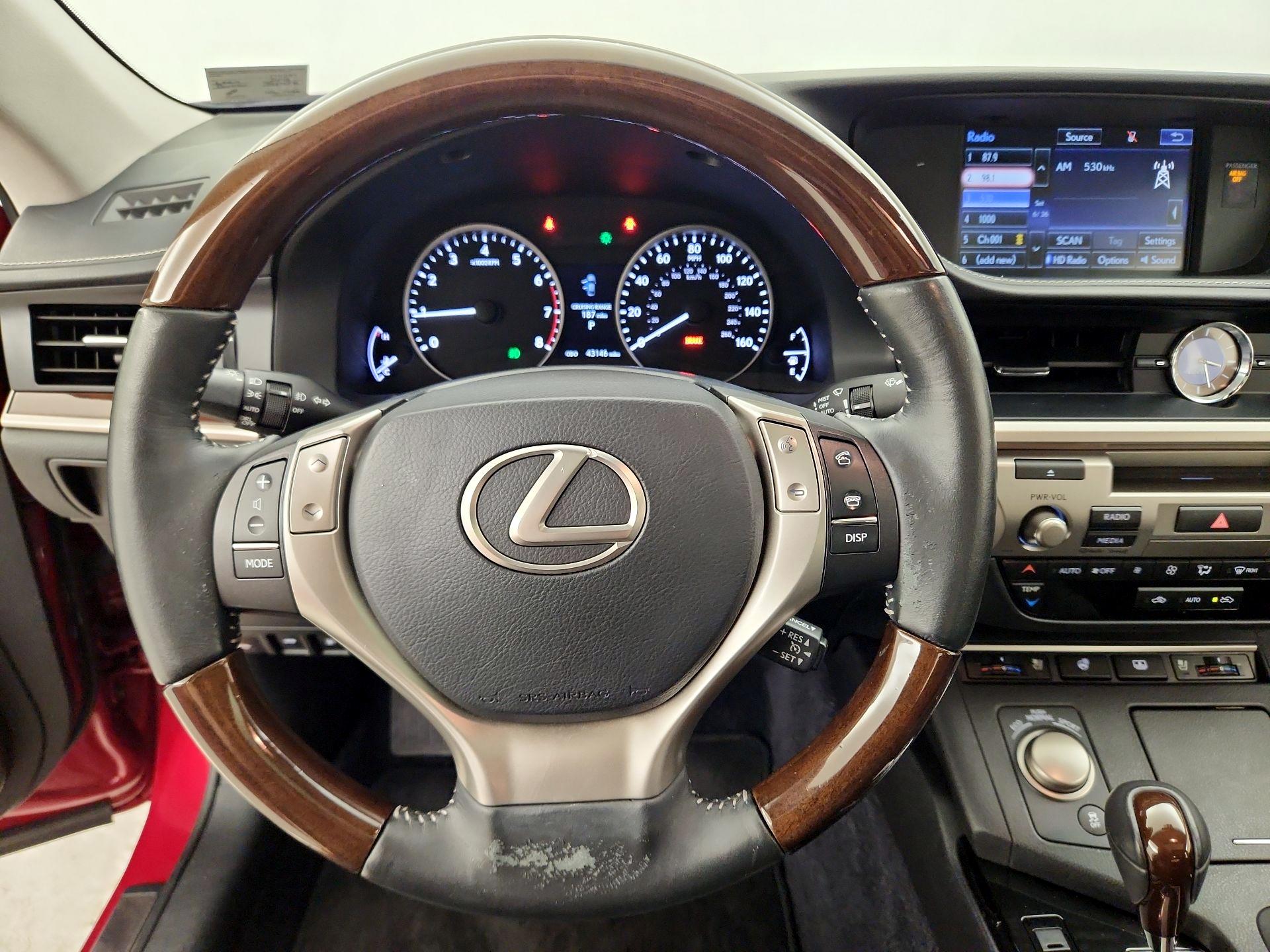 Thumbnail: 2015 Lexus ES - 10
