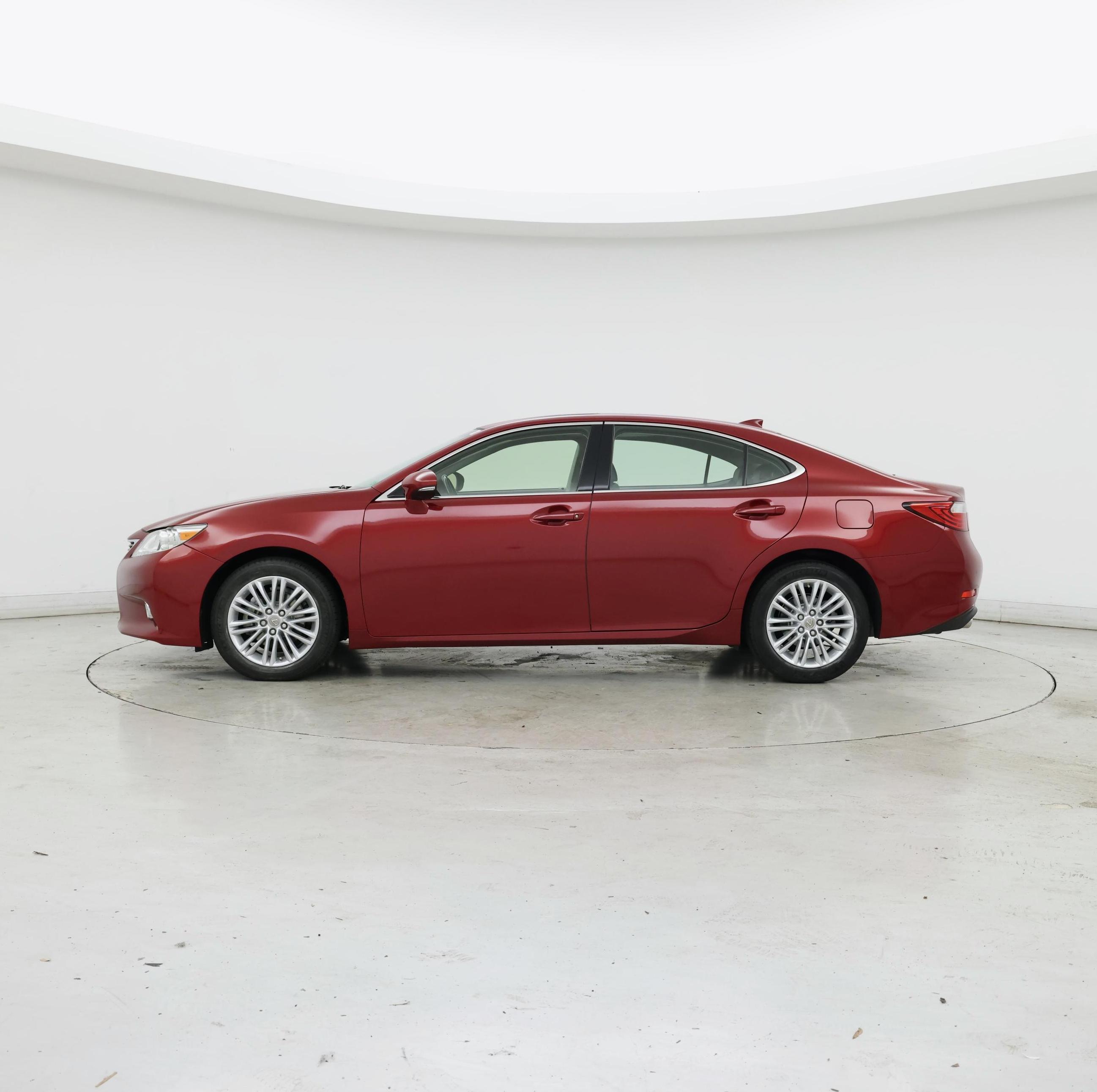 Thumbnail: 2015 Lexus ES - 3