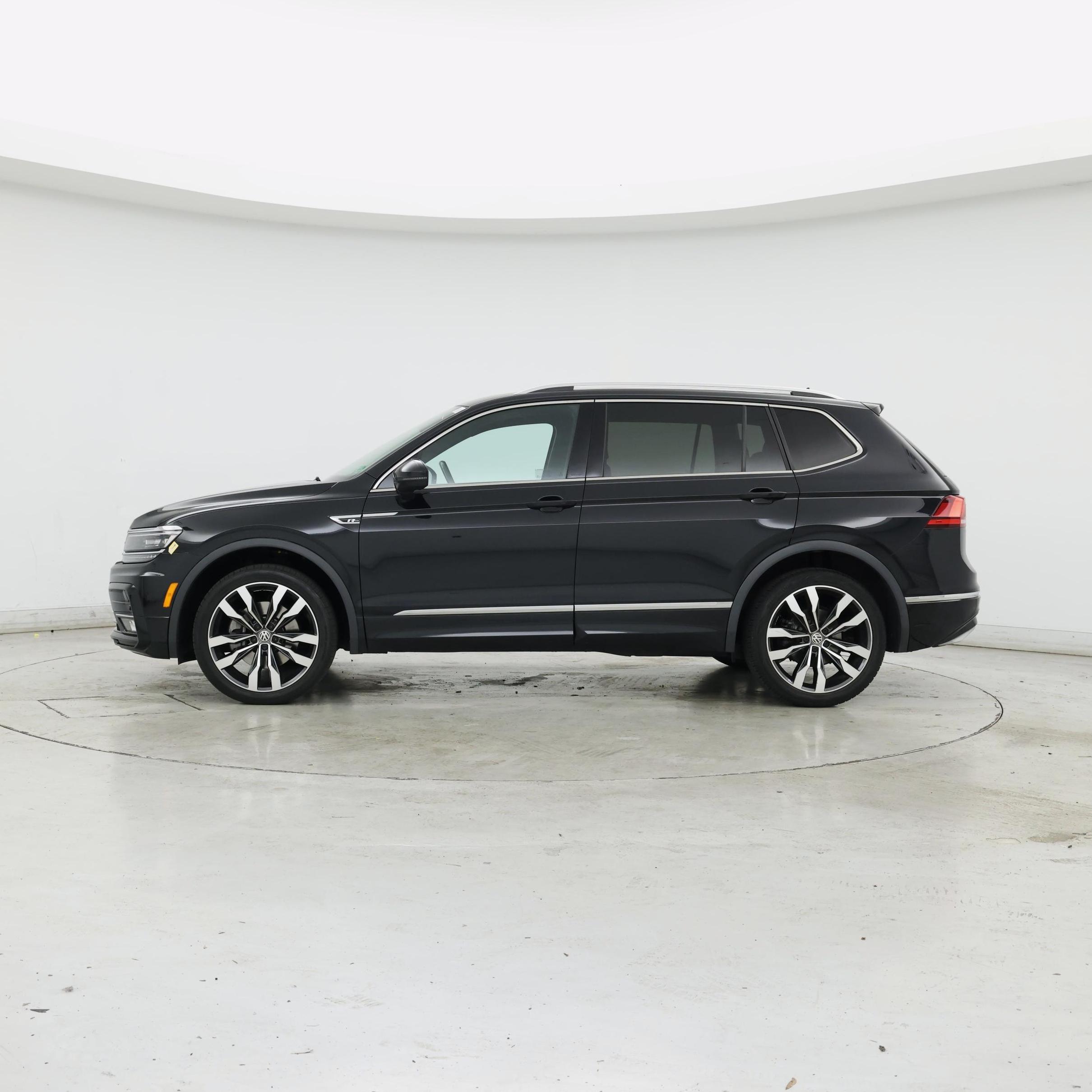Thumbnail: 2021 Volkswagen Tiguan - 3
