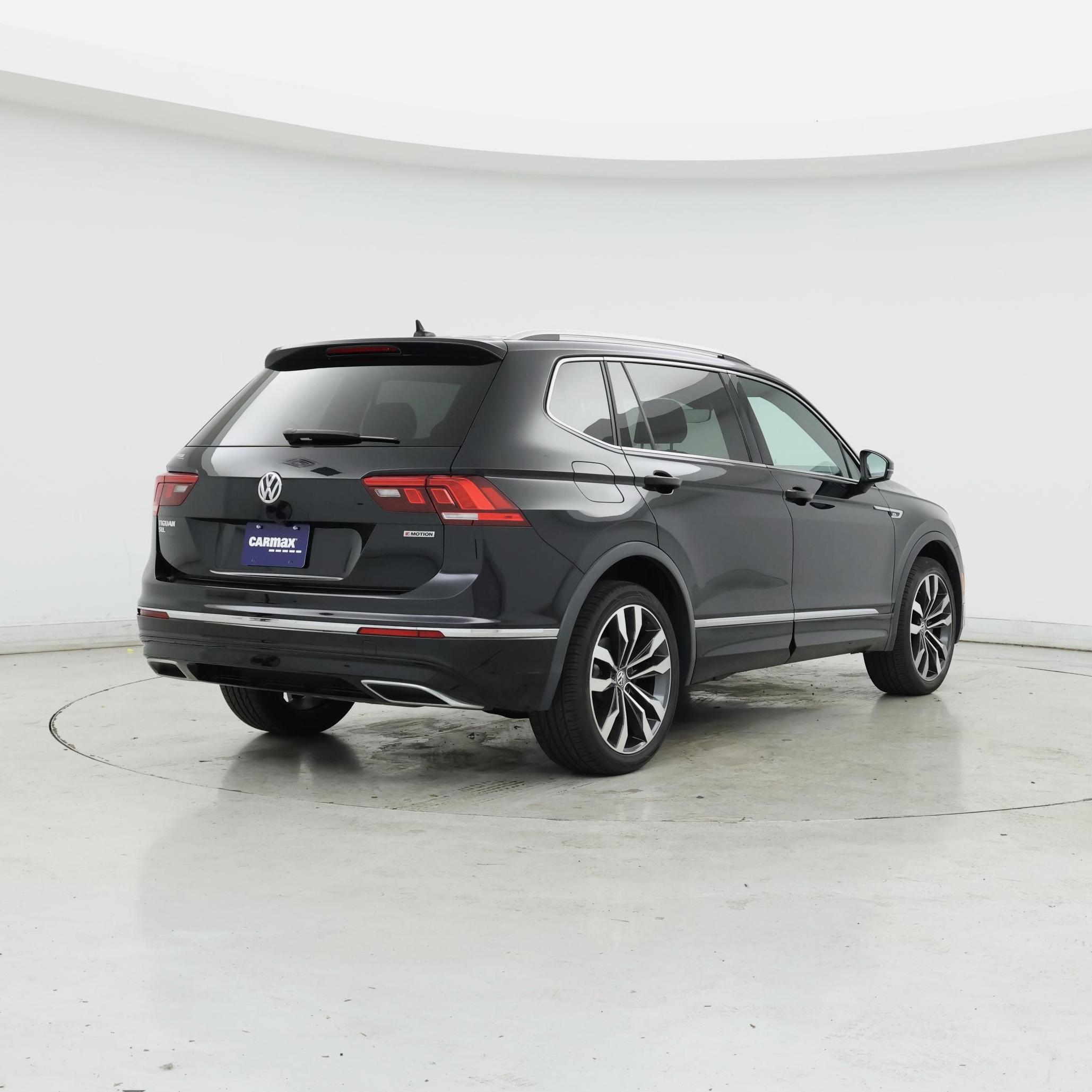 Thumbnail: 2021 Volkswagen Tiguan - 8