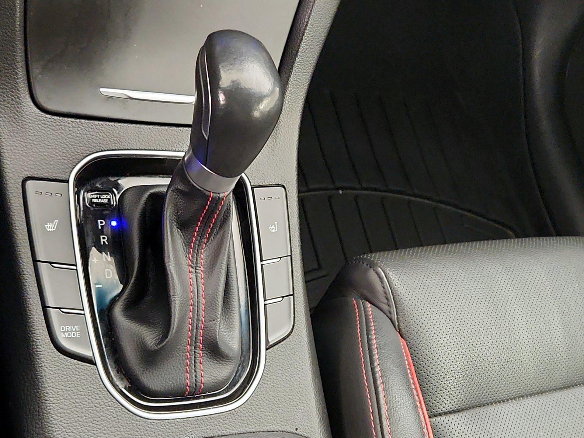 Thumbnail: 2018 Hyundai Elantra - 17