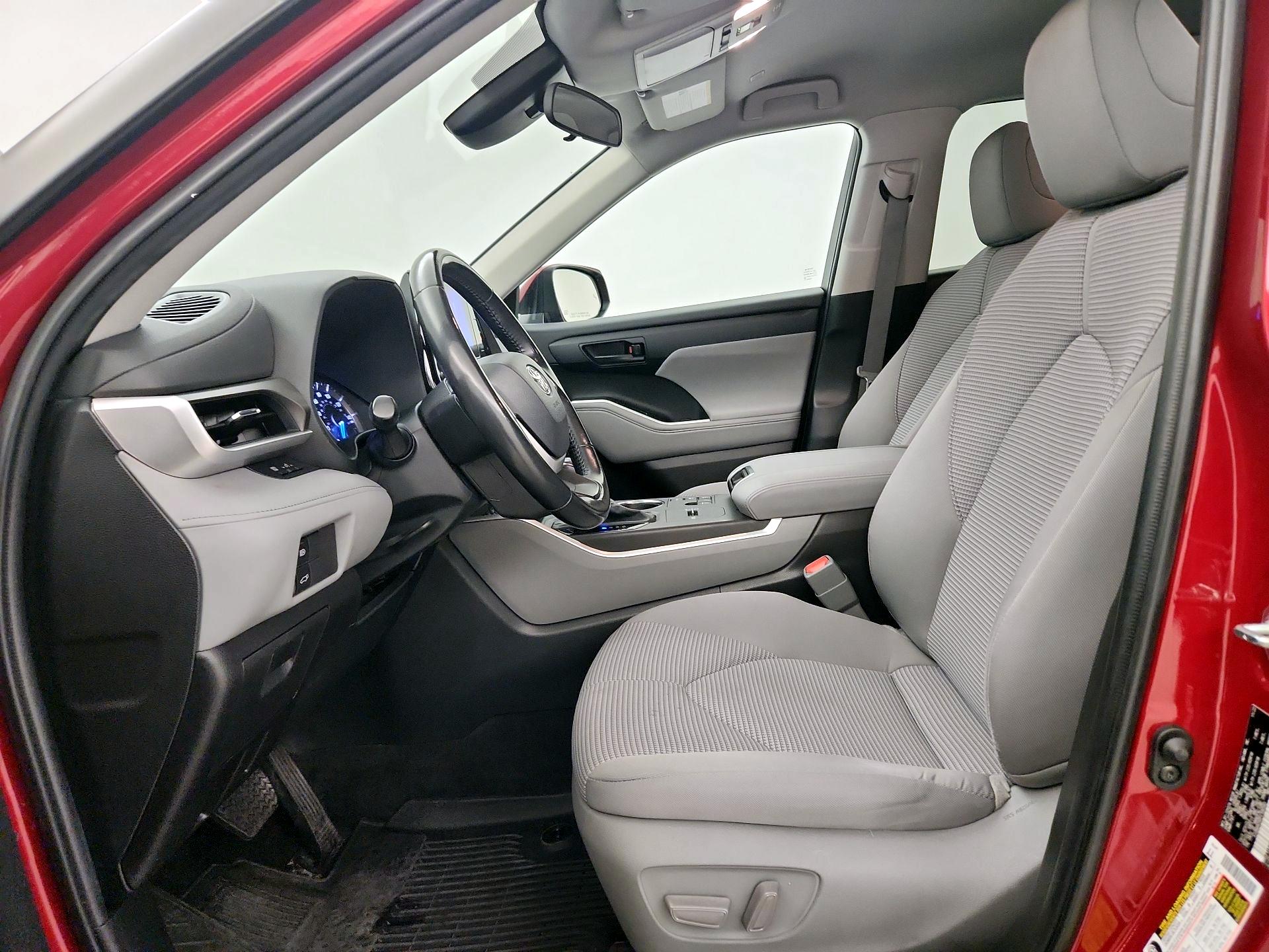 Thumbnail: 2023 Toyota Highlander - 11