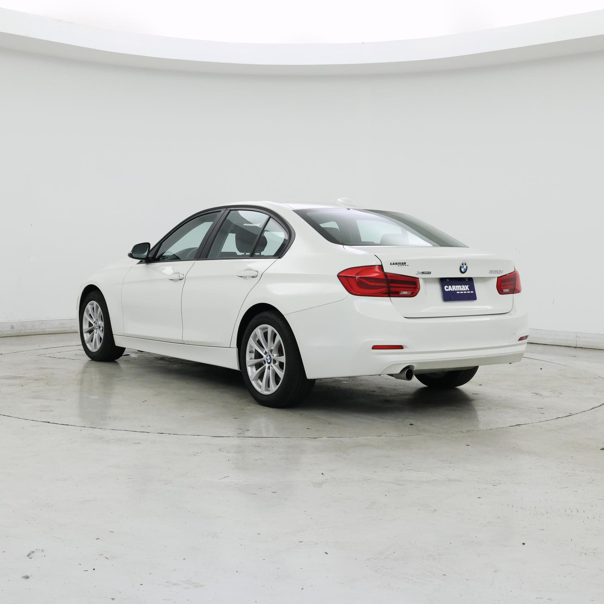 Thumbnail: 2018 BMW 3 Series - 2