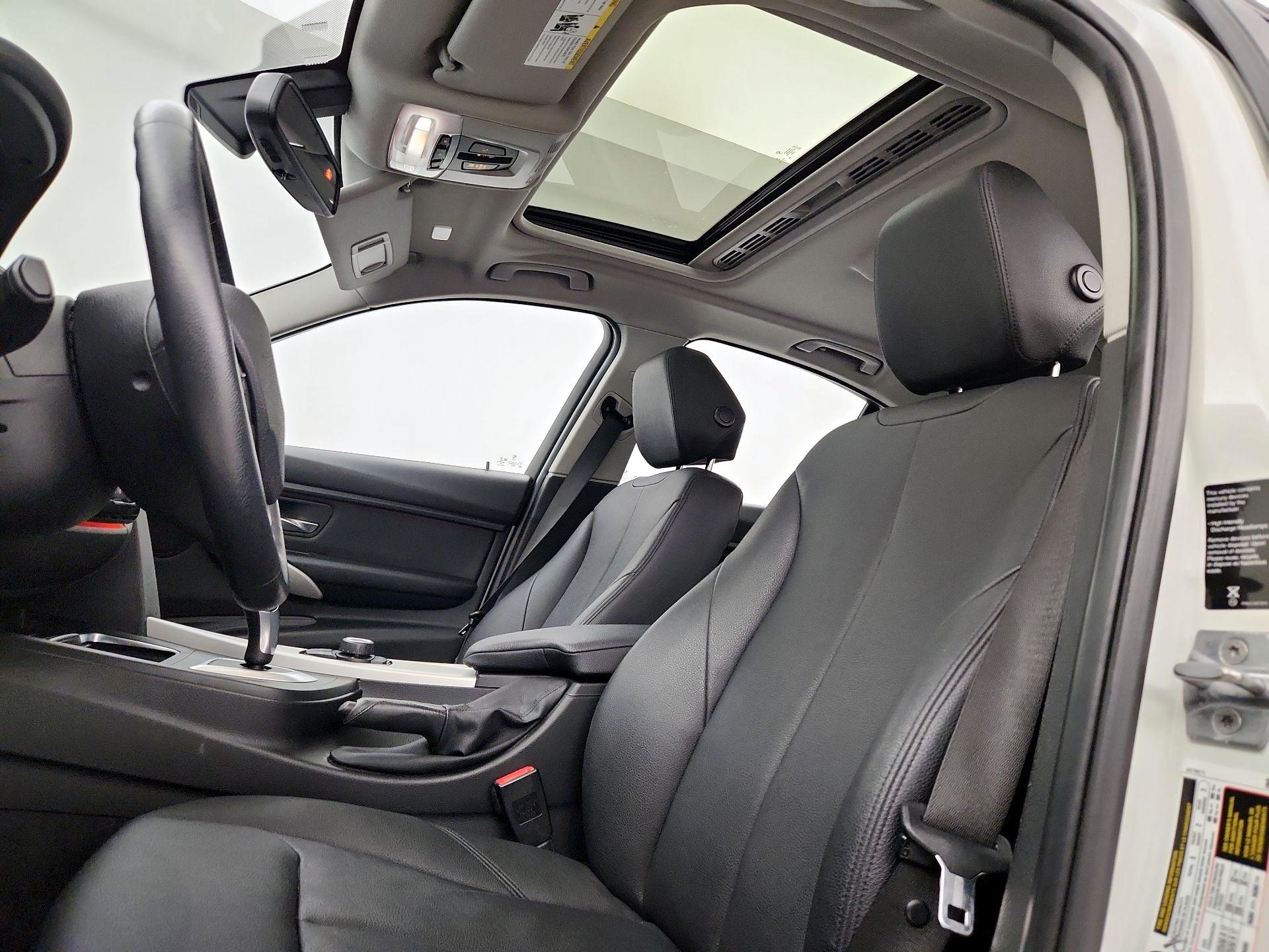 Thumbnail: 2018 BMW 3 Series - 19