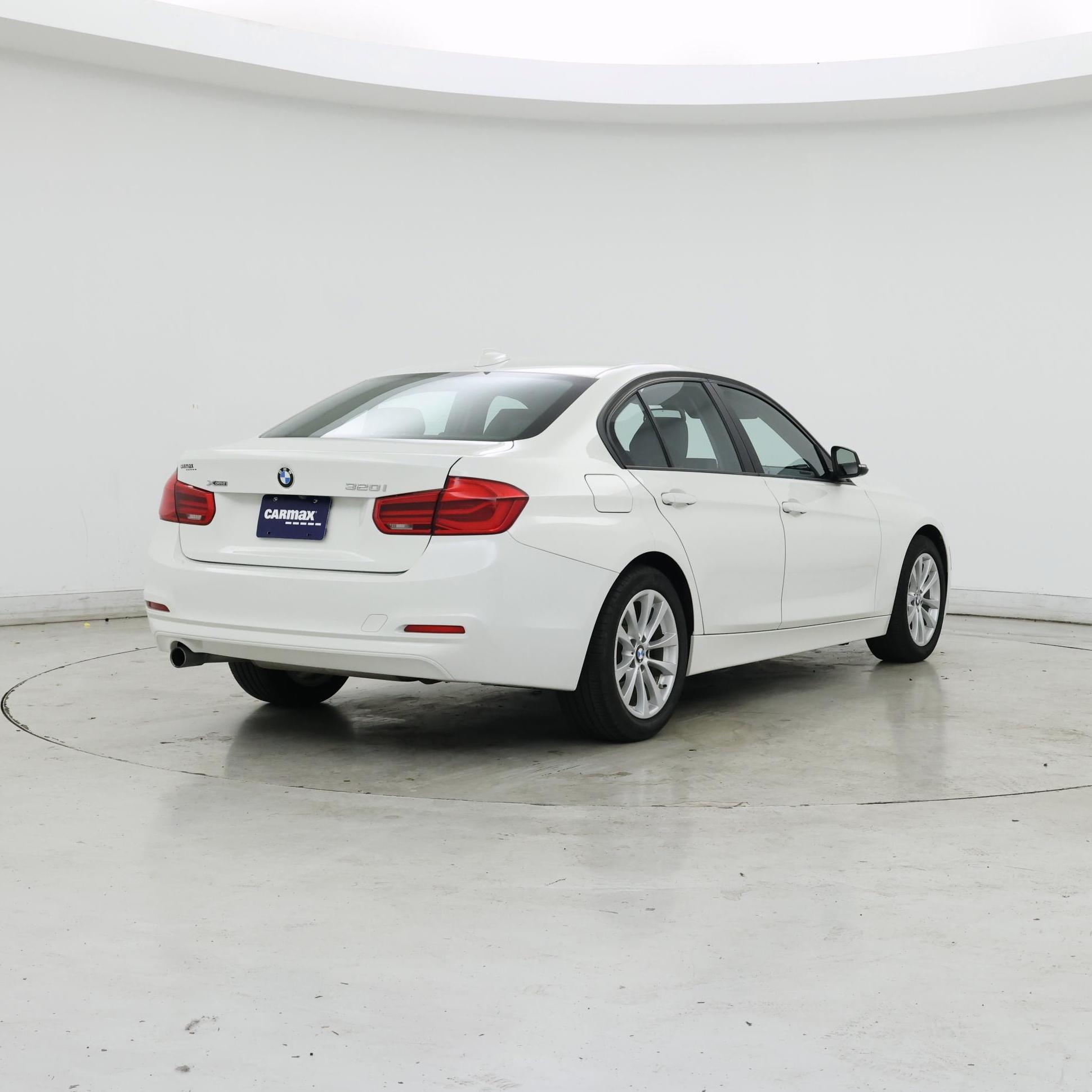 Thumbnail: 2018 BMW 3 Series - 8