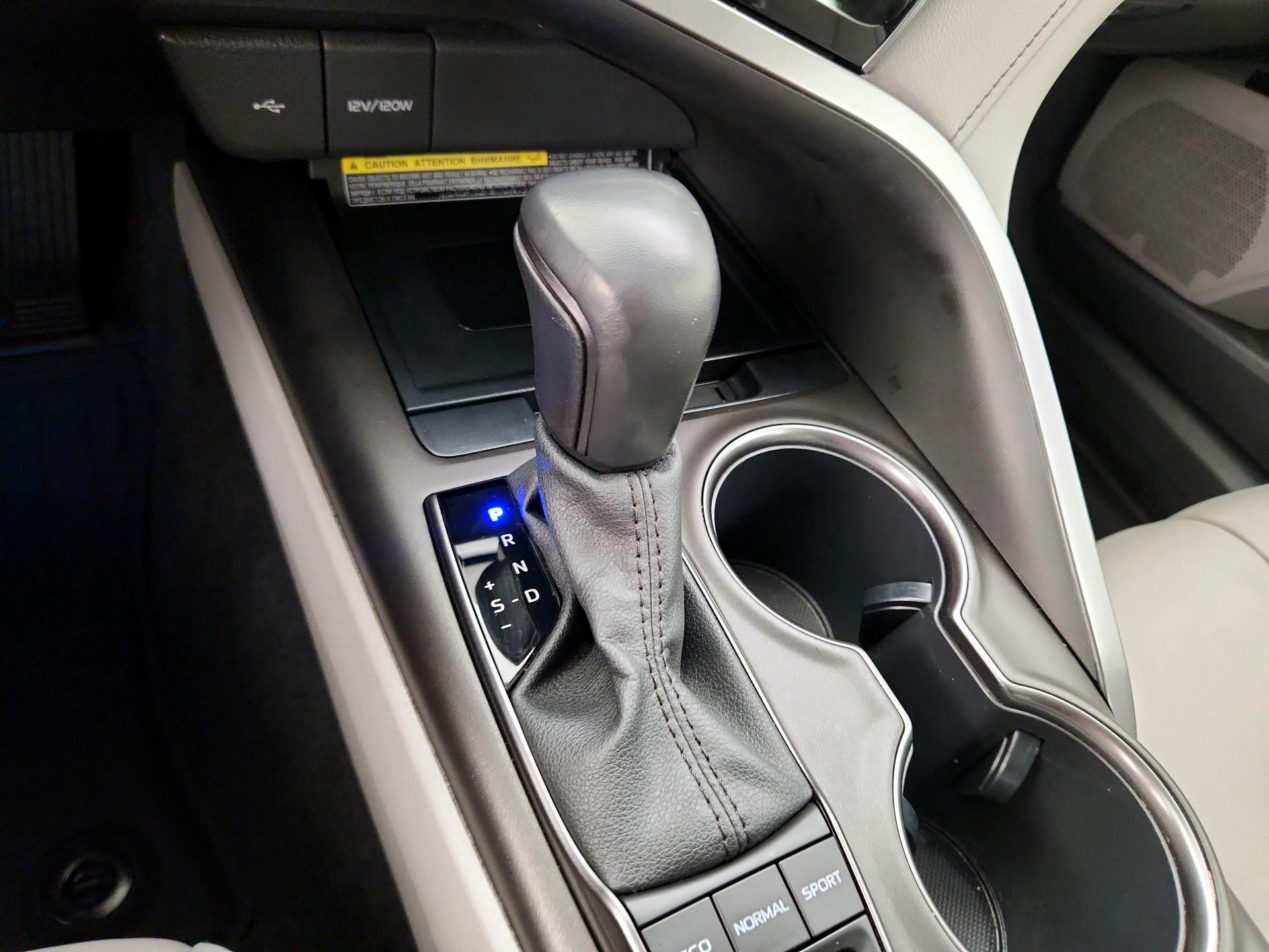 Thumbnail: 2021 Toyota Camry - 17