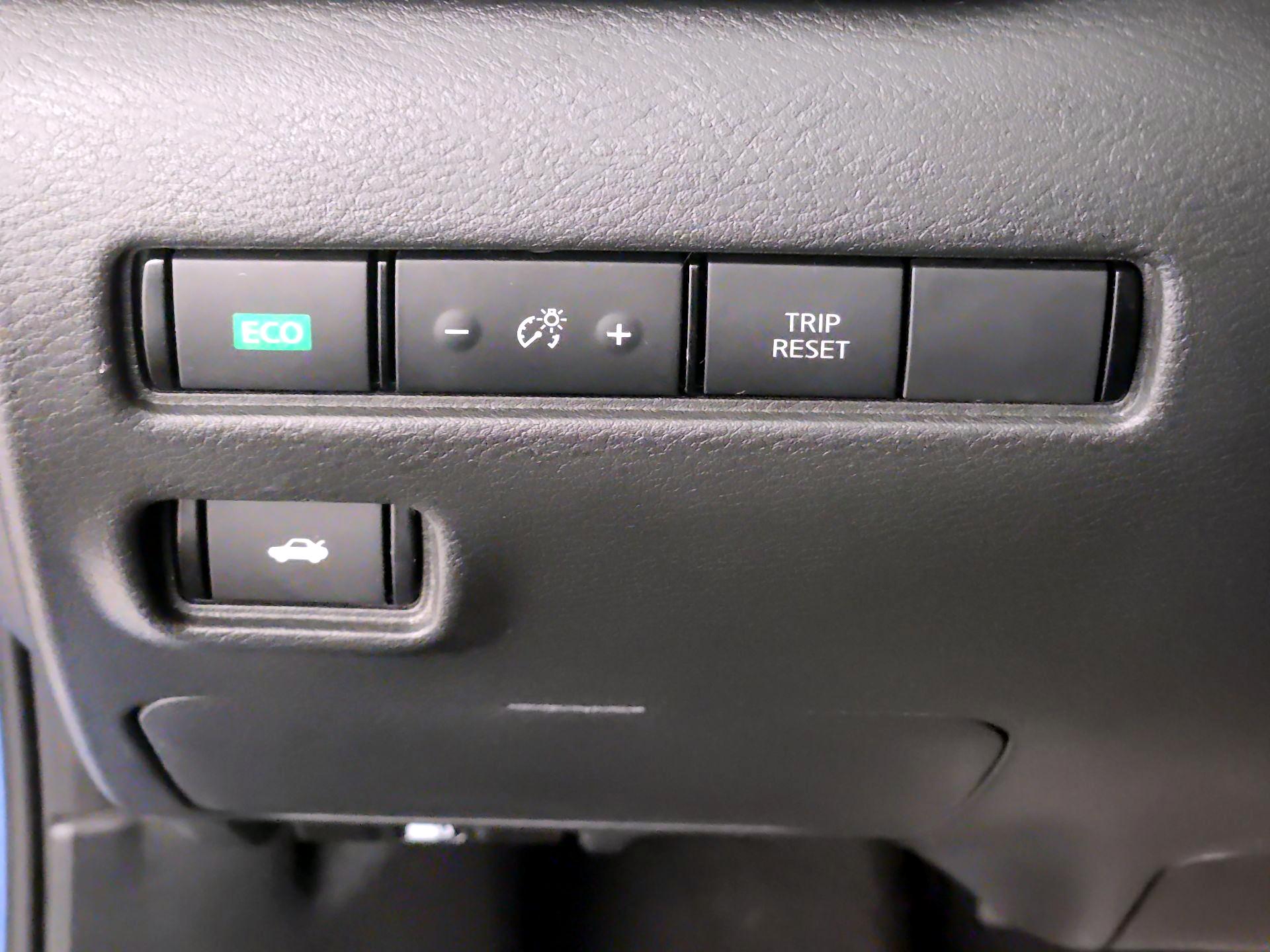 Thumbnail: 2020 Nissan Sentra - 13