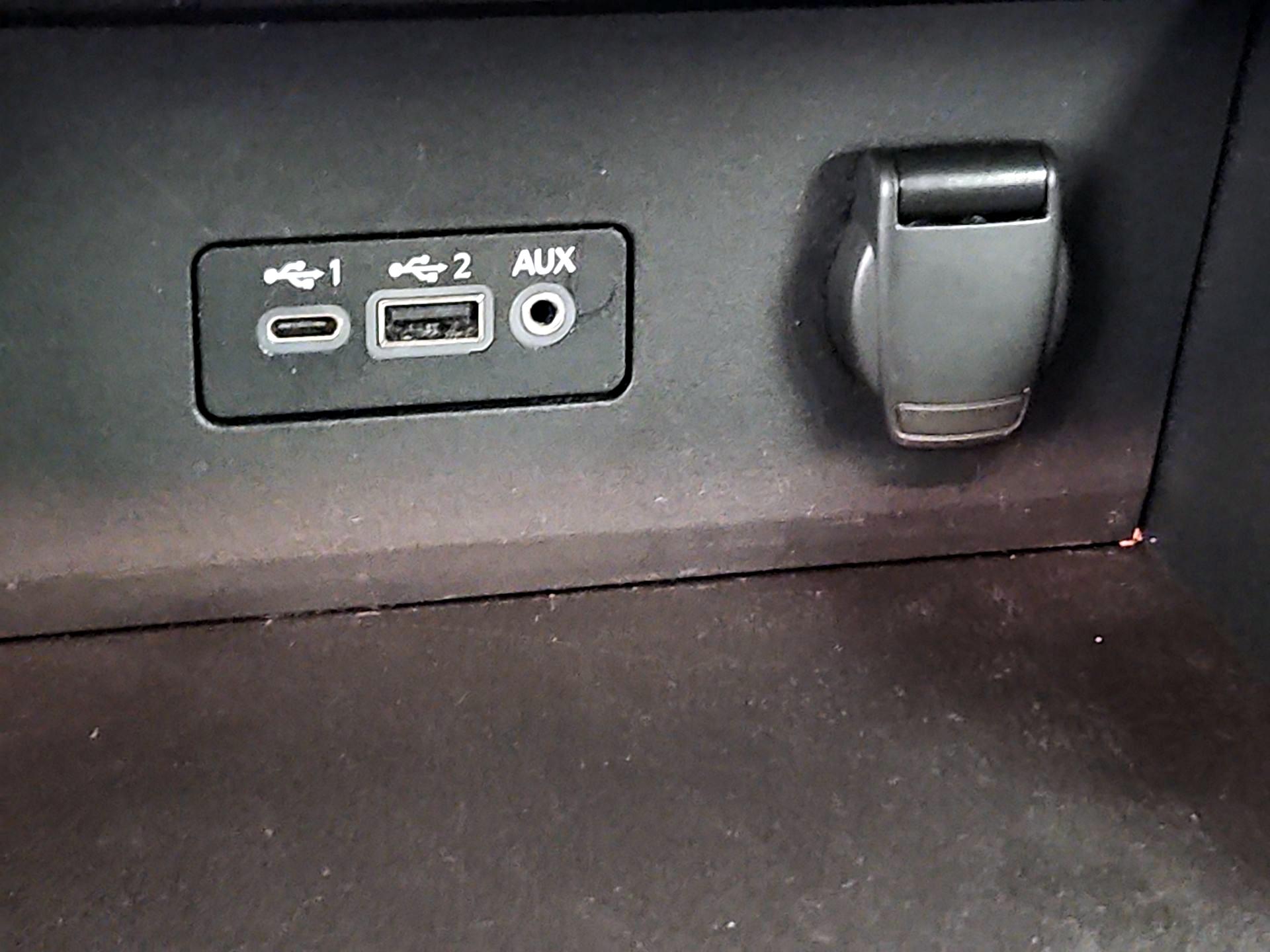 Thumbnail: 2020 Nissan Sentra - 18