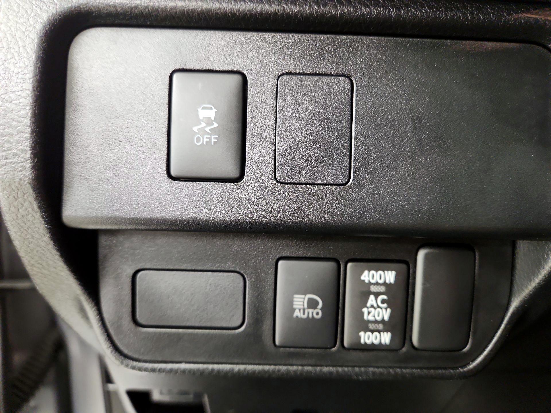 Thumbnail: 2021 Toyota Tacoma - 13