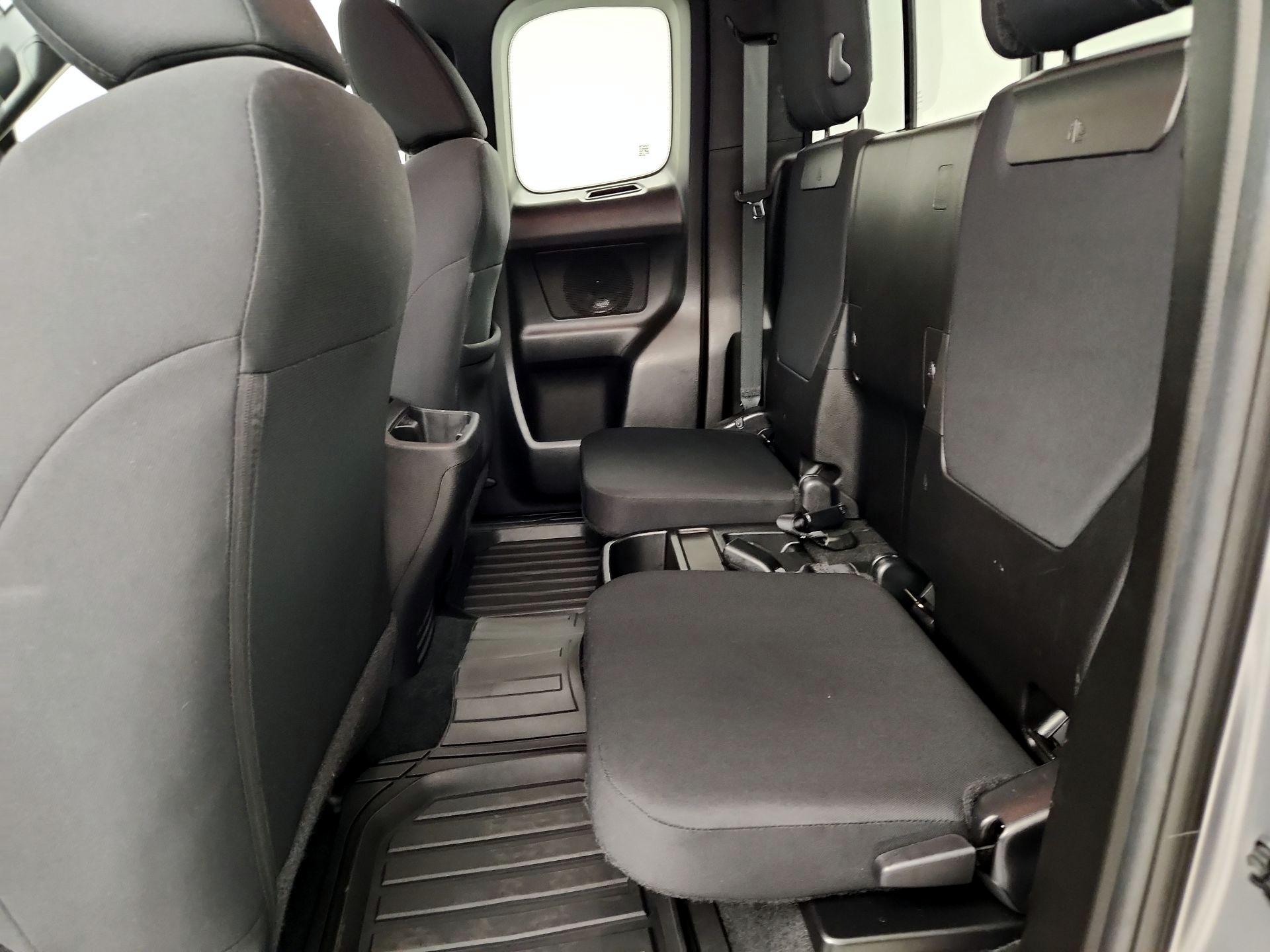 Thumbnail: 2021 Toyota Tacoma - 19