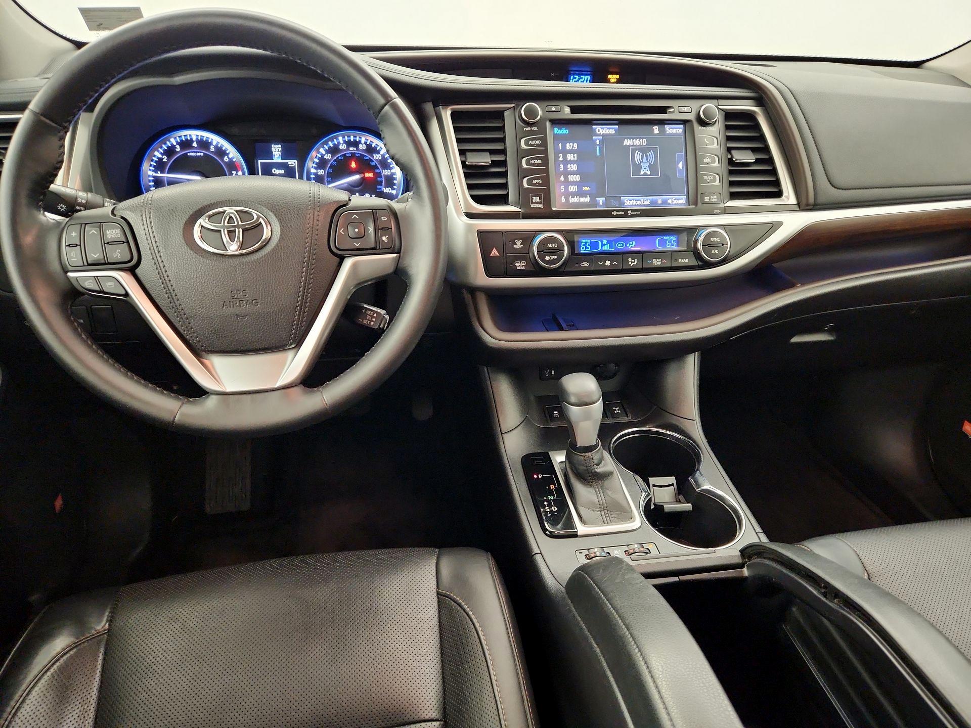 Thumbnail: 2015 Toyota Highlander - 9