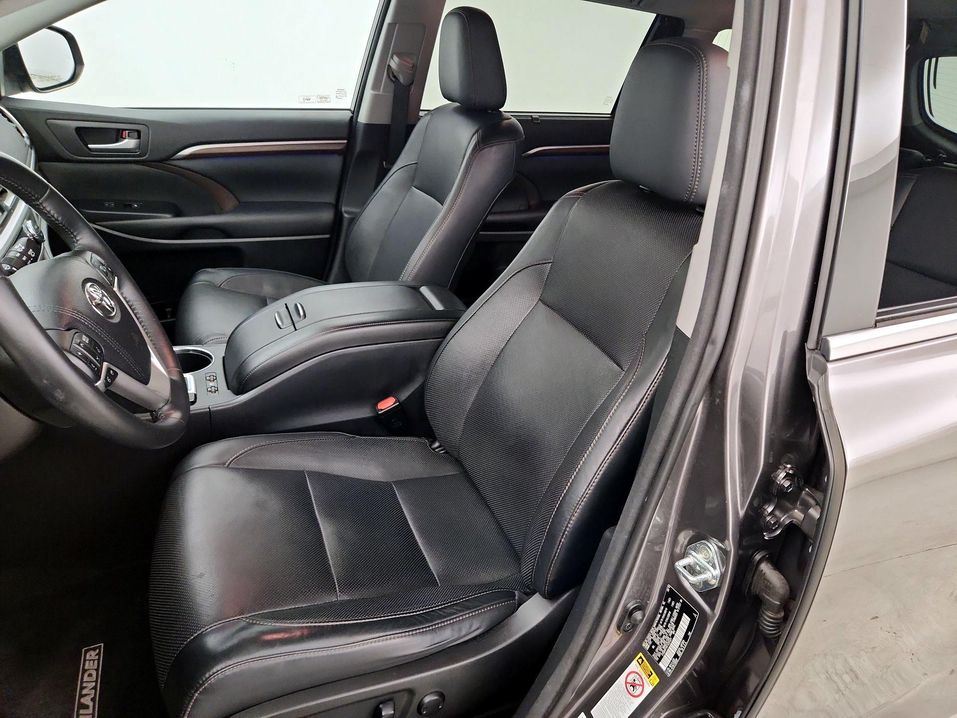Thumbnail: 2015 Toyota Highlander - 11