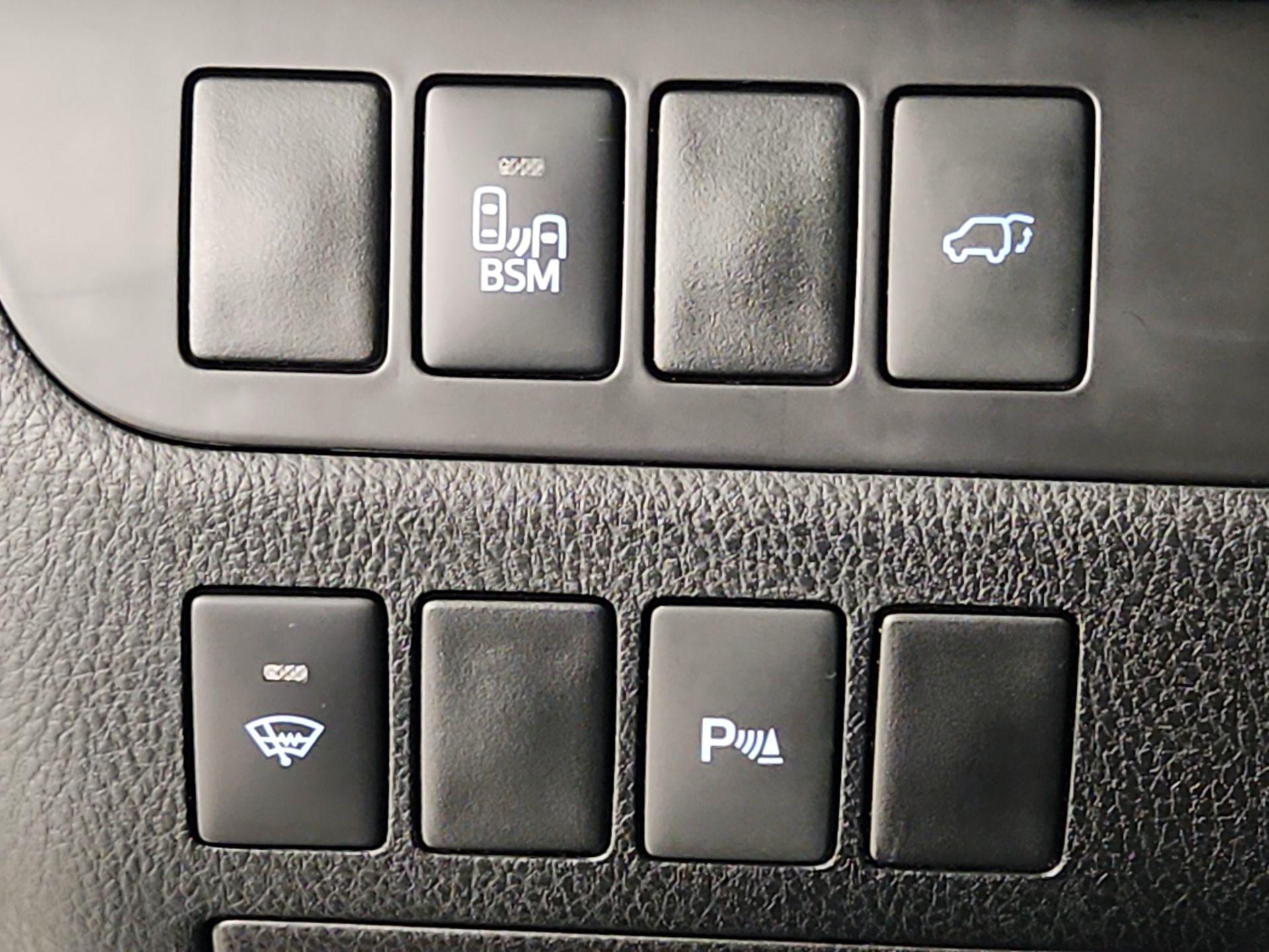 Thumbnail: 2015 Toyota Highlander - 13