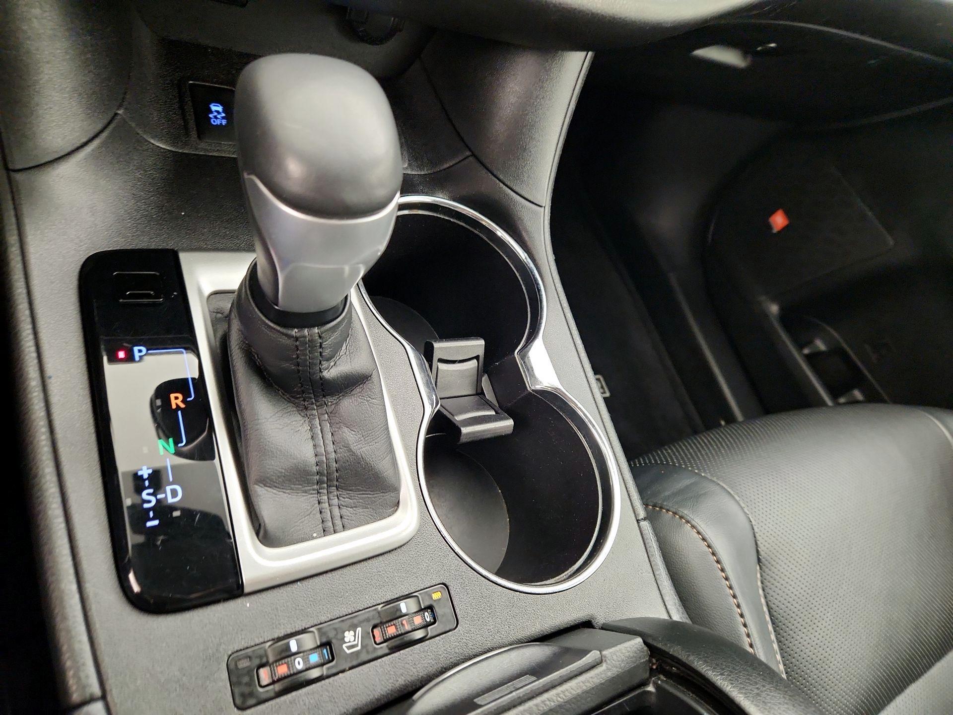 Thumbnail: 2015 Toyota Highlander - 17