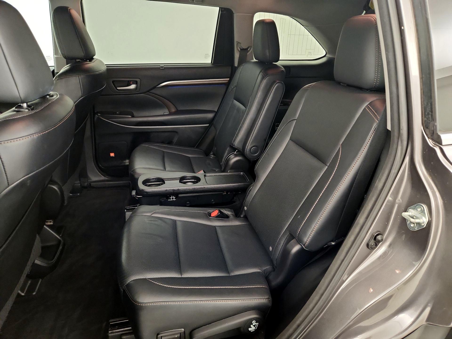 Thumbnail: 2015 Toyota Highlander - 20