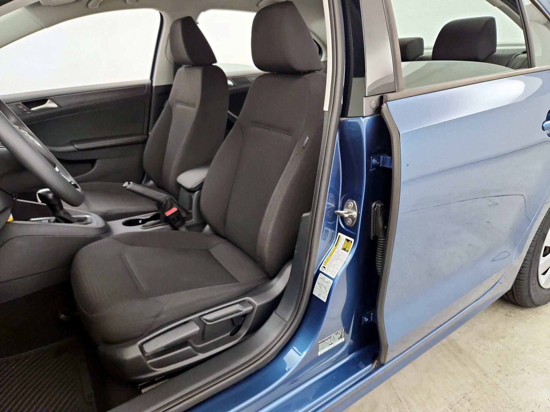 Thumbnail: 2016 Volkswagen Jetta - 11